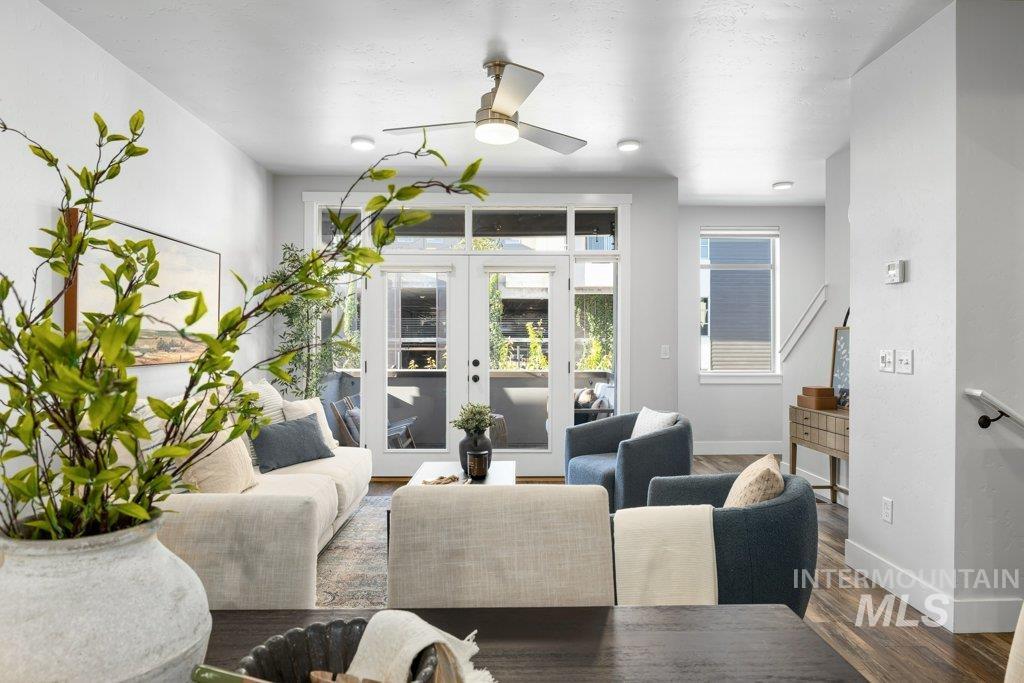 4218 N Freeride Ln, Garden City, Idaho 83714, 3 Bedrooms, 3.5 Bathrooms, Residential For Sale, Price $524,000,MLS 98971923