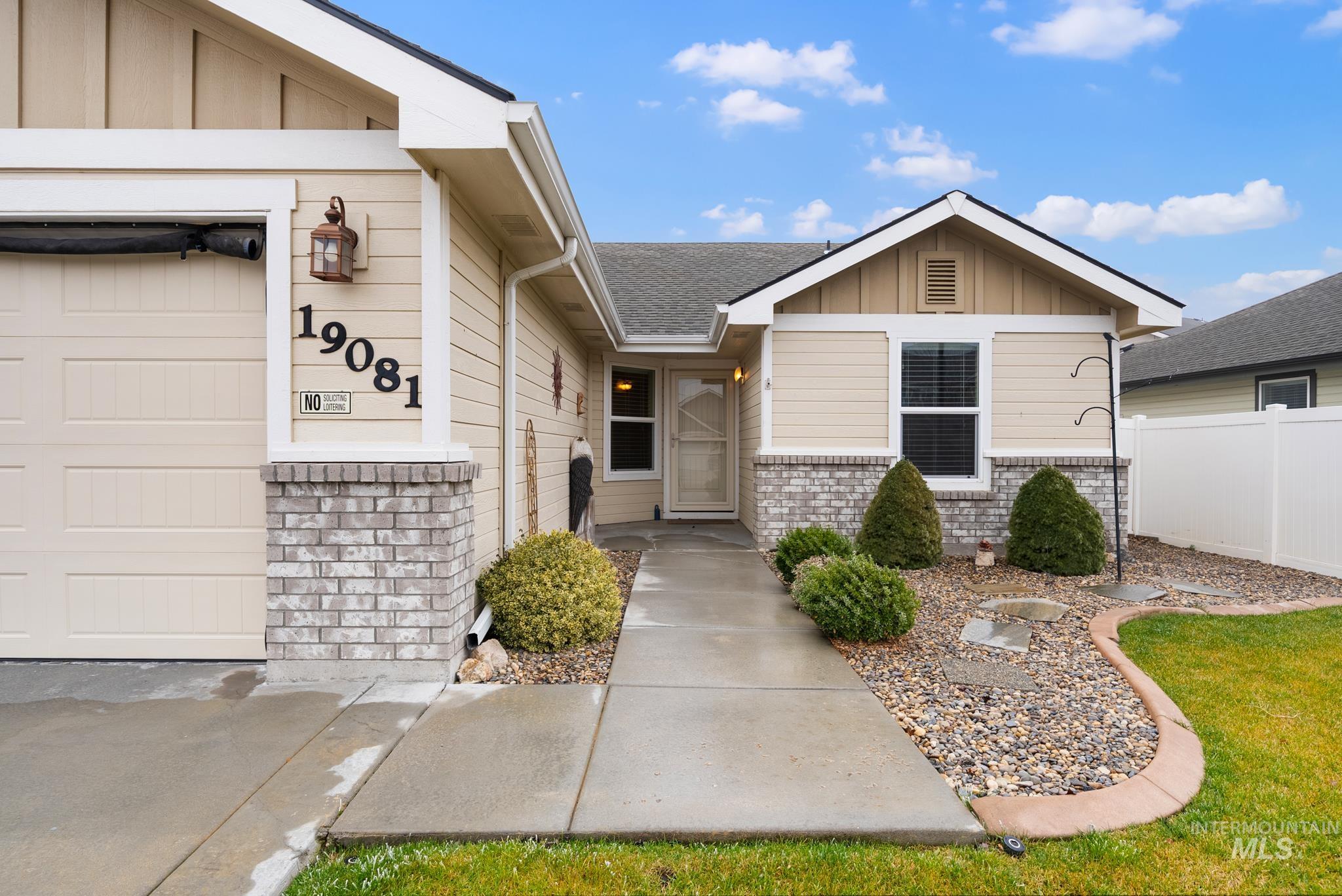 19081 Harley Way, Caldwell, Idaho 83605, 3 Bedrooms, 2 Bathrooms, Residential For Sale, Price $384,999,MLS 98971924