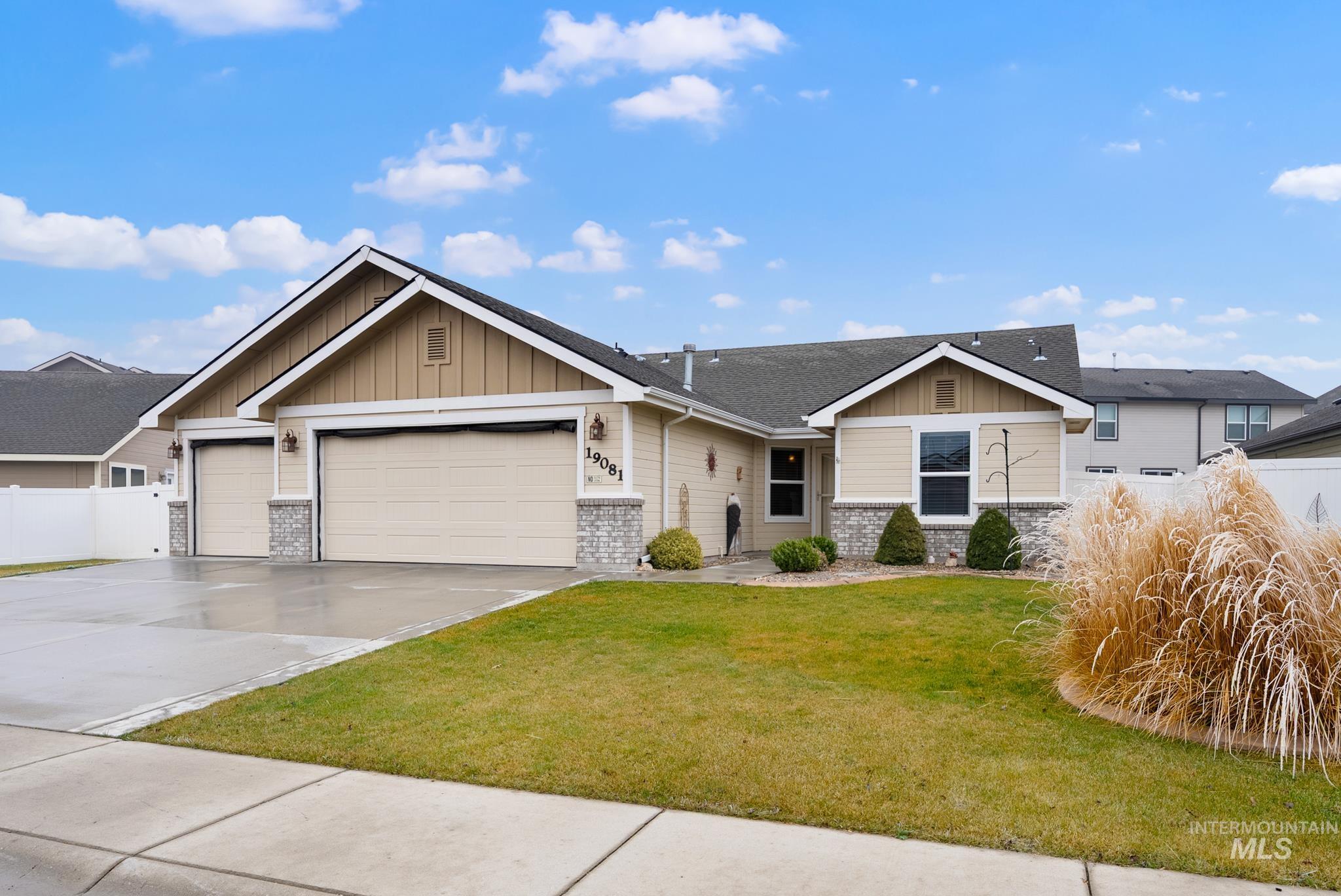 19081 Harley Way, Caldwell, Idaho 83605, 3 Bedrooms, 2 Bathrooms, Residential For Sale, Price $384,999,MLS 98971924