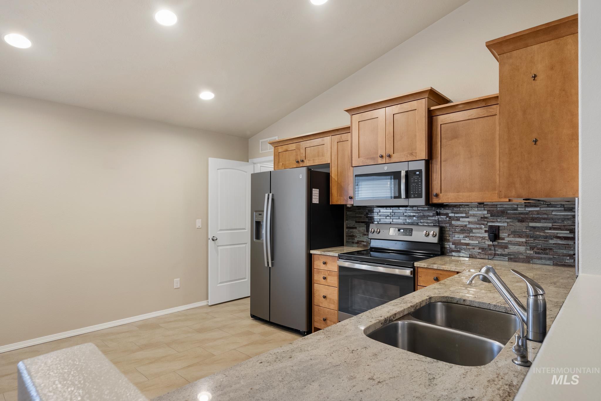 19081 Harley Way, Caldwell, Idaho 83605, 3 Bedrooms, 2 Bathrooms, Residential For Sale, Price $384,999,MLS 98971924