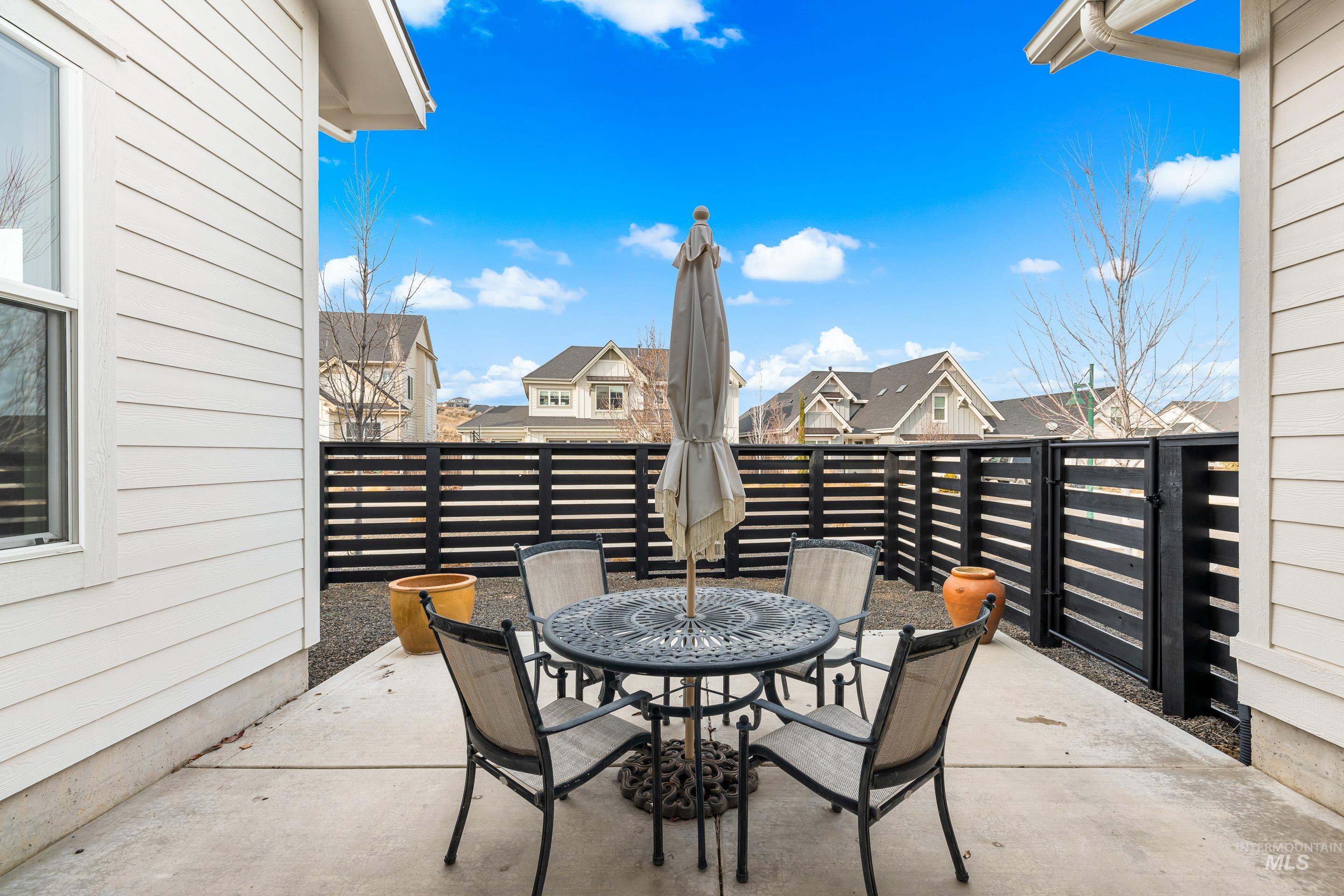 12010 N Horse Collar Way, Boise, Idaho 83714, 3 Bedrooms, 2.5 Bathrooms, Residential For Sale, Price $739,000,MLS 98971925