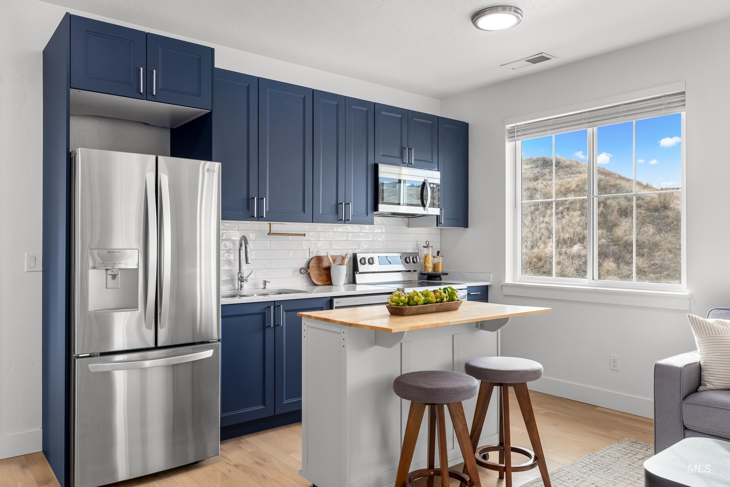 12010 N Horse Collar Way, Boise, Idaho 83714, 3 Bedrooms, 2.5 Bathrooms, Residential For Sale, Price $739,000,MLS 98971925