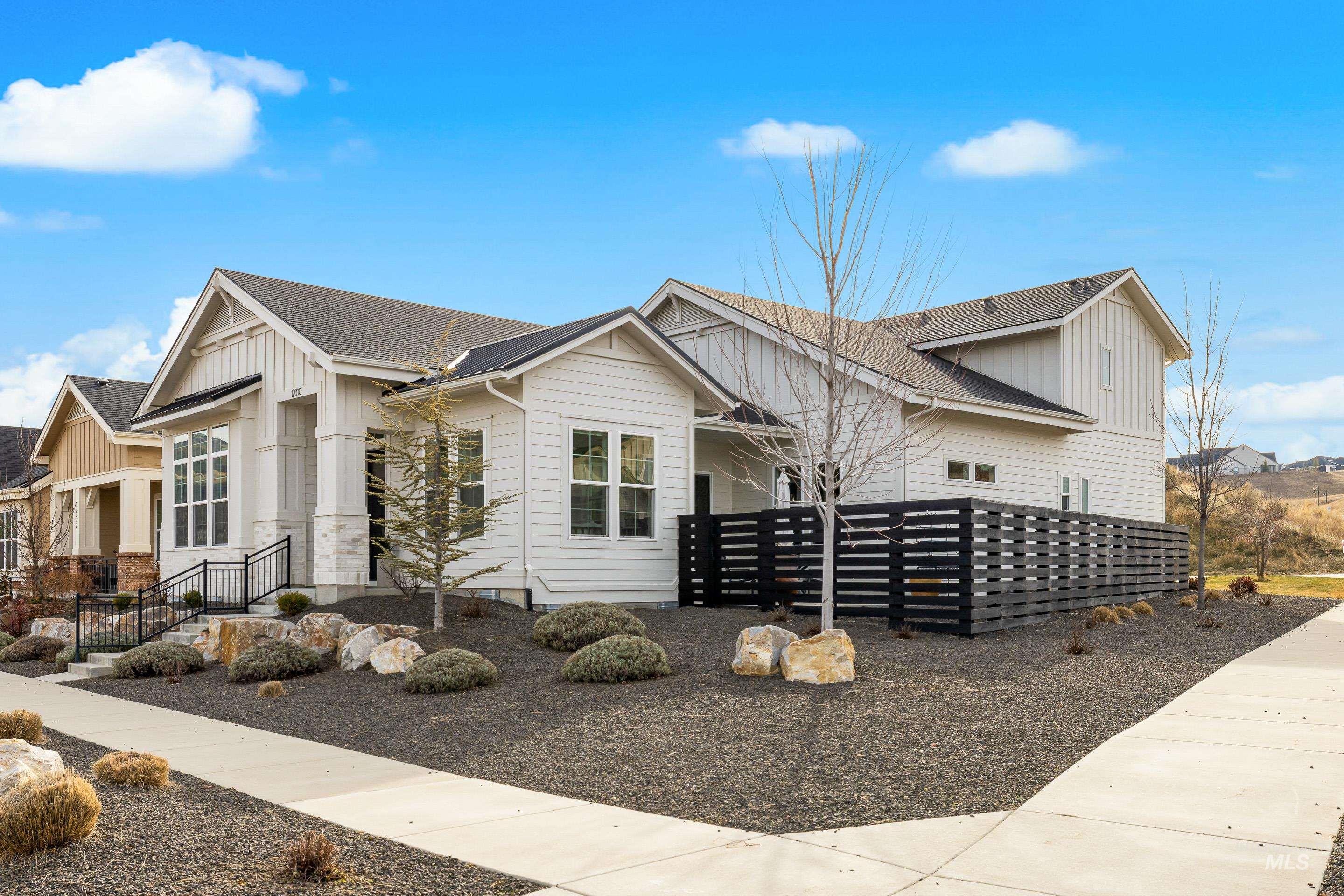 12010 N Horse Collar Way, Boise, Idaho 83714, 3 Bedrooms, 2.5 Bathrooms, Residential For Sale, Price $739,000,MLS 98971925