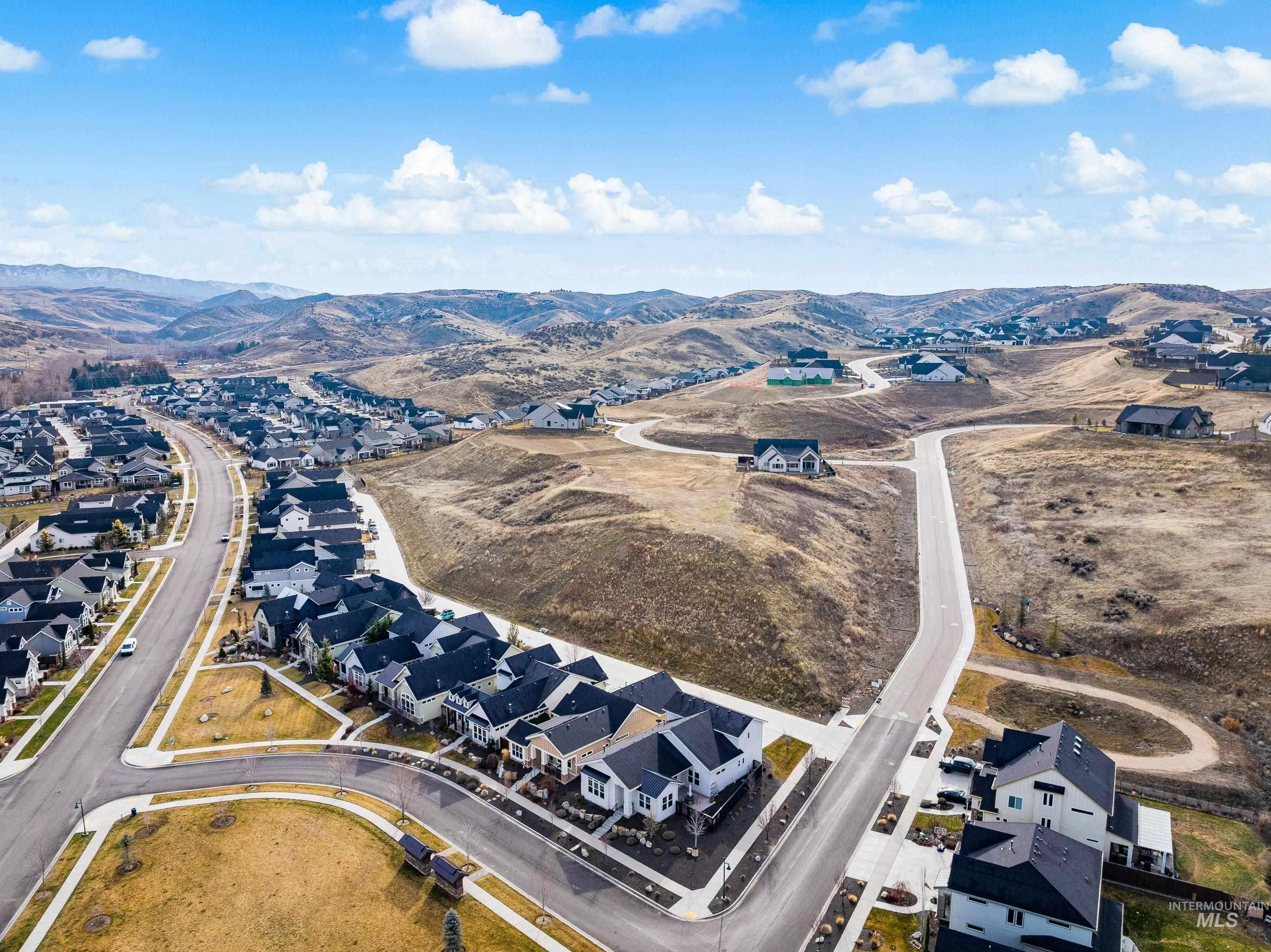 12010 N Horse Collar Way, Boise, Idaho 83714, 3 Bedrooms, 2.5 Bathrooms, Residential For Sale, Price $739,000,MLS 98971925