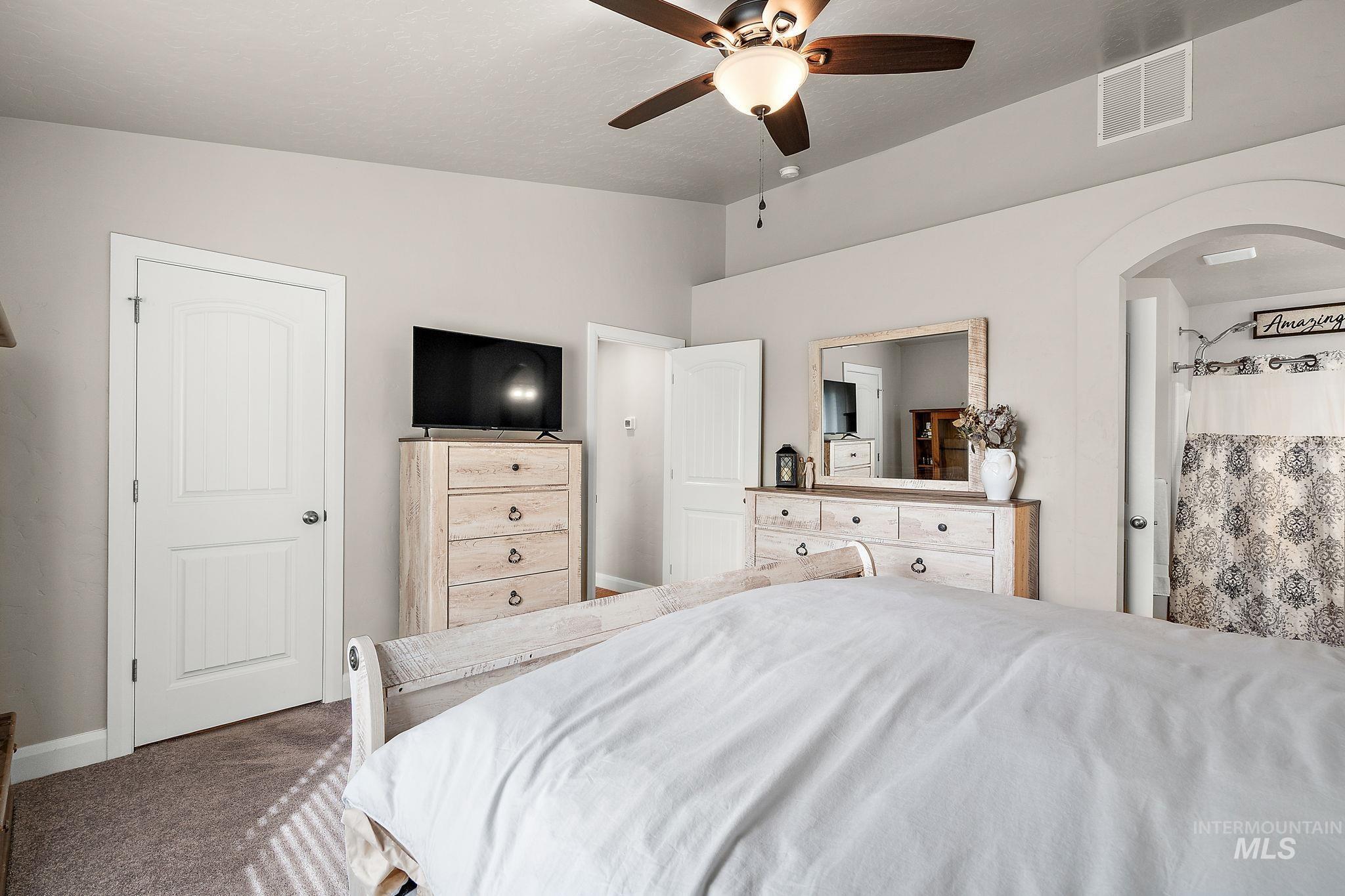 4725 N Mallorca Way, Meridian, Idaho 83646, 3 Bedrooms, 2 Bathrooms, Residential For Sale, Price $429,900,MLS 98971926