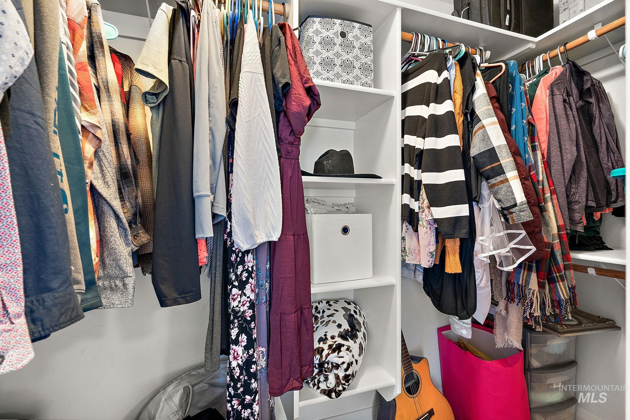 4725 N Mallorca Way, Meridian, Idaho 83646, 3 Bedrooms, 2 Bathrooms, Residential For Sale, Price $429,900,MLS 98971926