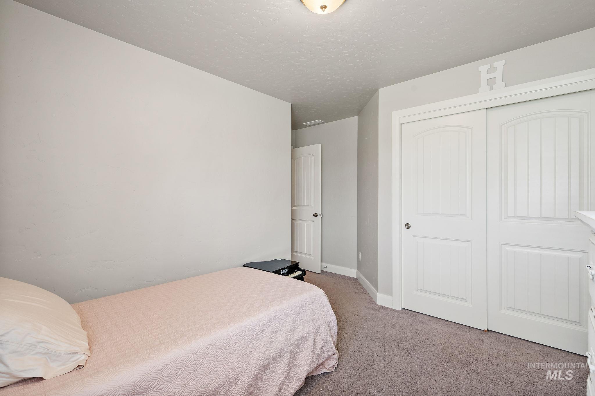 4725 N Mallorca Way, Meridian, Idaho 83646, 3 Bedrooms, 2 Bathrooms, Residential For Sale, Price $429,900,MLS 98971926