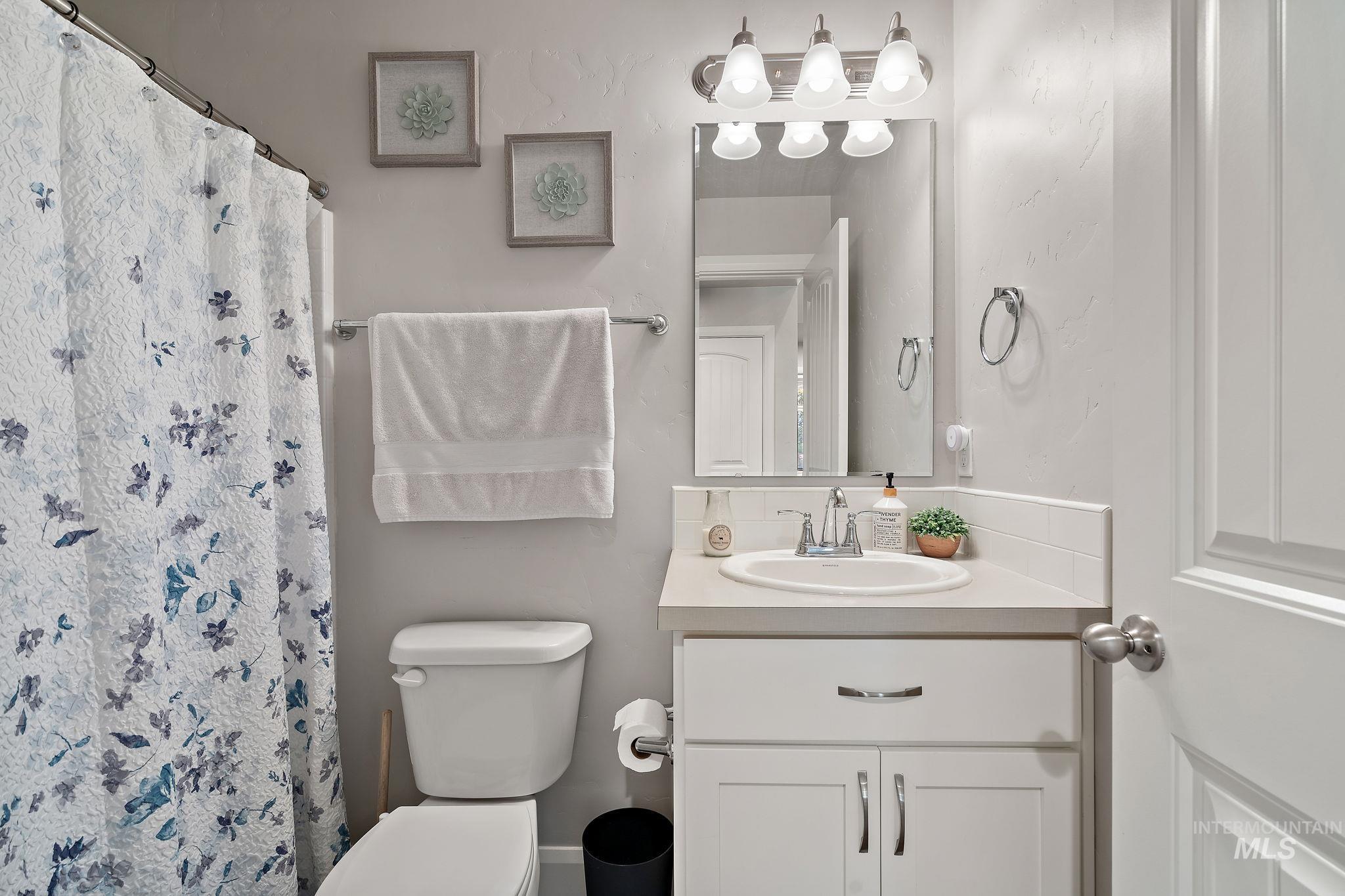 4725 N Mallorca Way, Meridian, Idaho 83646, 3 Bedrooms, 2 Bathrooms, Residential For Sale, Price $429,900,MLS 98971926