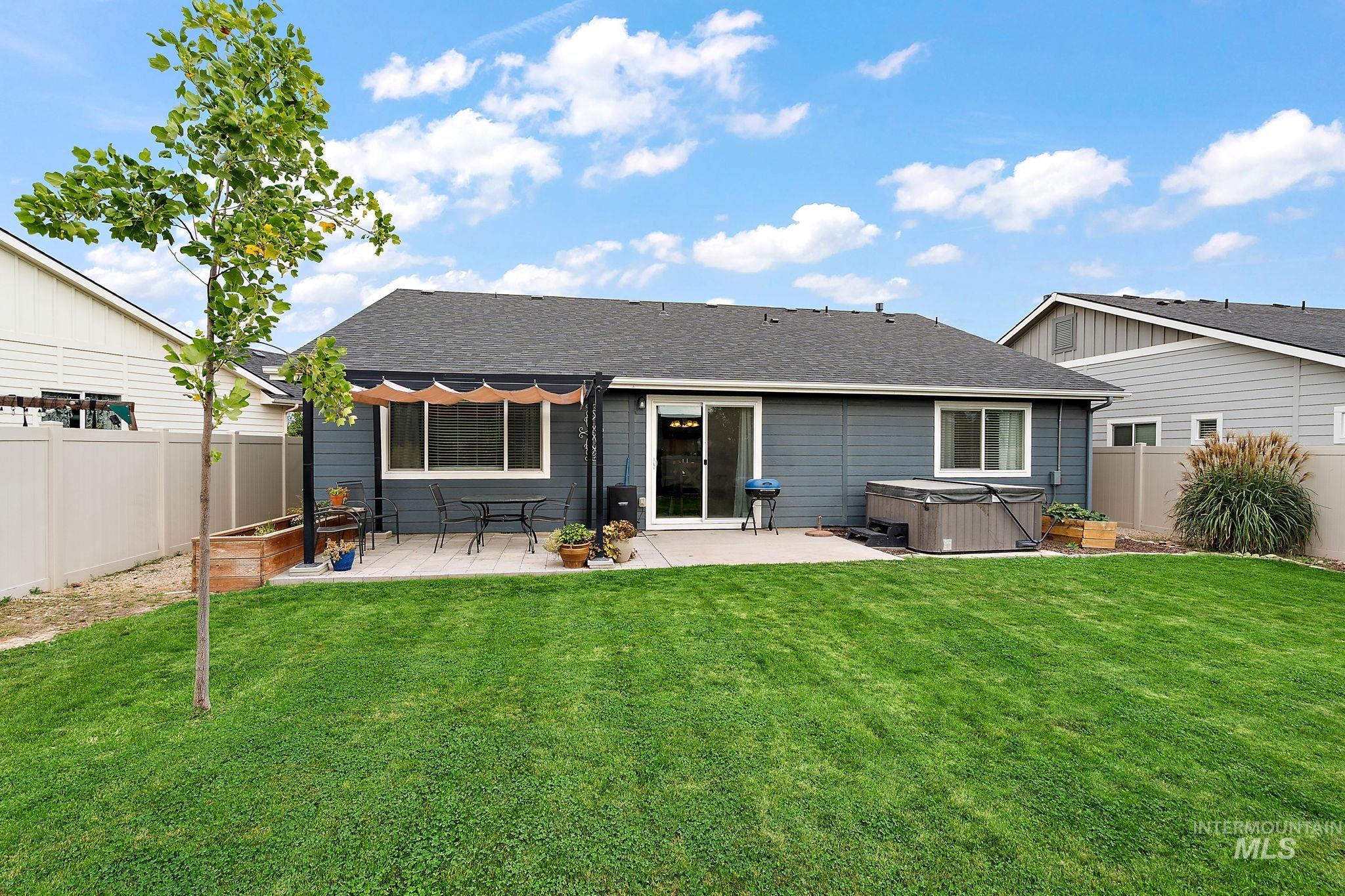 4725 N Mallorca Way, Meridian, Idaho 83646, 3 Bedrooms, 2 Bathrooms, Residential For Sale, Price $429,900,MLS 98971926