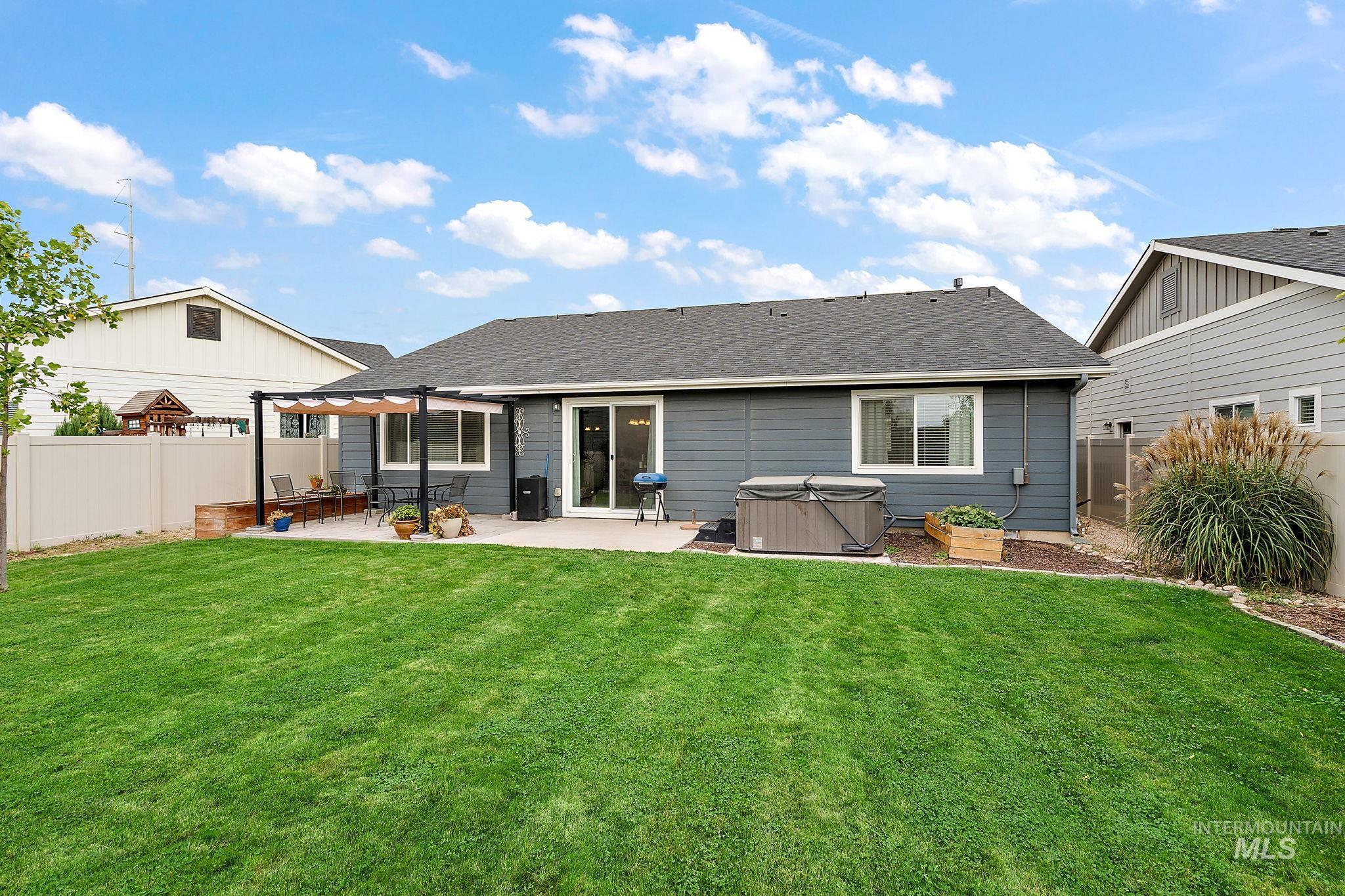 4725 N Mallorca Way, Meridian, Idaho 83646, 3 Bedrooms, 2 Bathrooms, Residential For Sale, Price $429,900,MLS 98971926