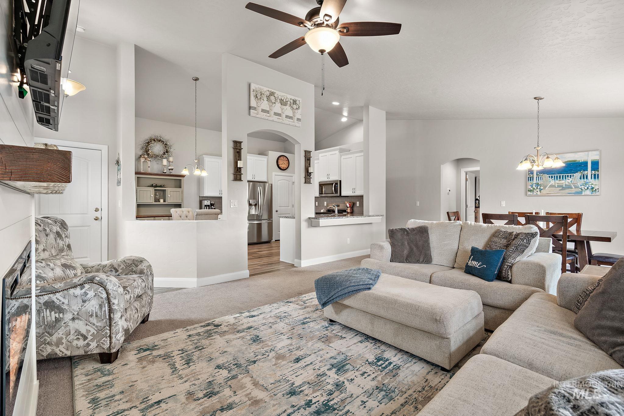 4725 N Mallorca Way, Meridian, Idaho 83646, 3 Bedrooms, 2 Bathrooms, Residential For Sale, Price $429,900,MLS 98971926