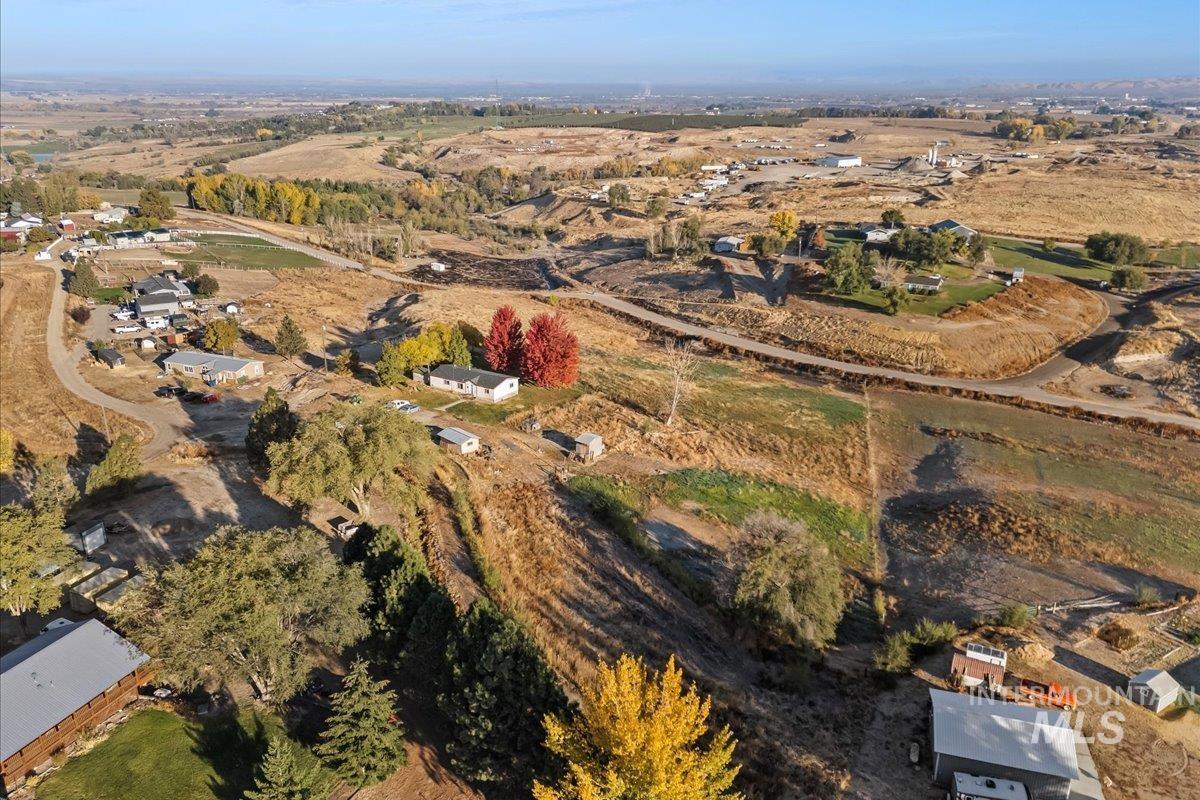 1762 E Canal Rd, Fruitland, Idaho 83619, 3 Bedrooms, 2 Bathrooms, Residential For Sale, Price $440,000,MLS 98971927