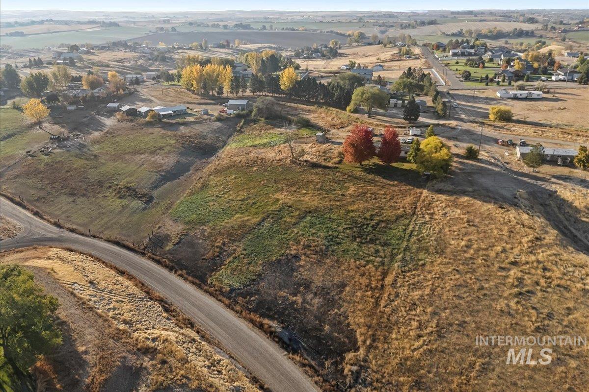 1762 E Canal Rd, Fruitland, Idaho 83619, 3 Bedrooms, 2 Bathrooms, Residential For Sale, Price $440,000,MLS 98971927