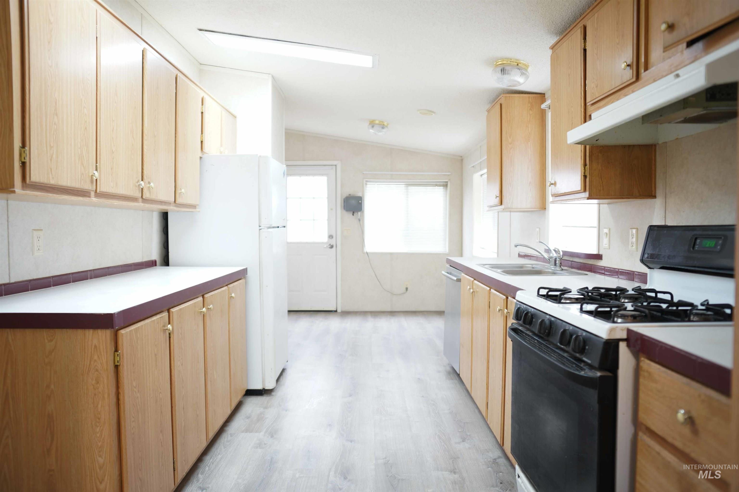 1762 E Canal Rd, Fruitland, Idaho 83619, 3 Bedrooms, 2 Bathrooms, Residential For Sale, Price $440,000,MLS 98971927