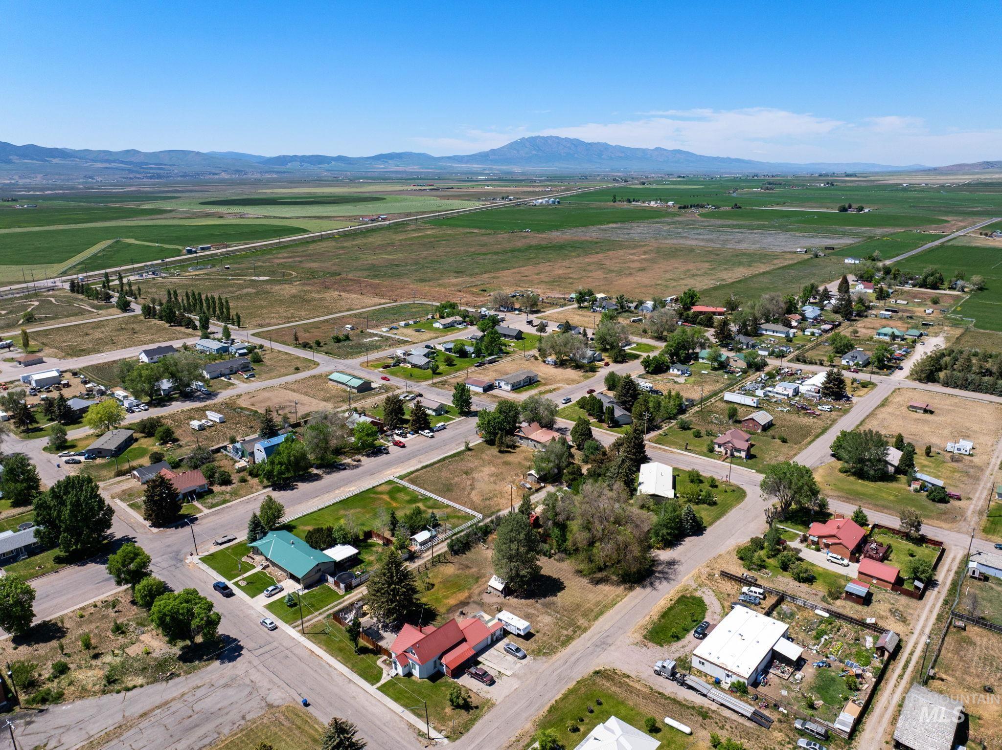 79 E 2nd St N, Downey, Idaho 83234, 4 Bedrooms, 1 Bathroom, Residential For Sale, Price $282,000,MLS 98971929