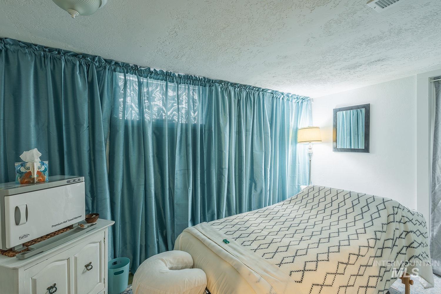 1123 Blaine St, Caldwell, Idaho 83605, 7 Rooms, Business/Commercial For Sale, Price $389,999,MLS 98971930