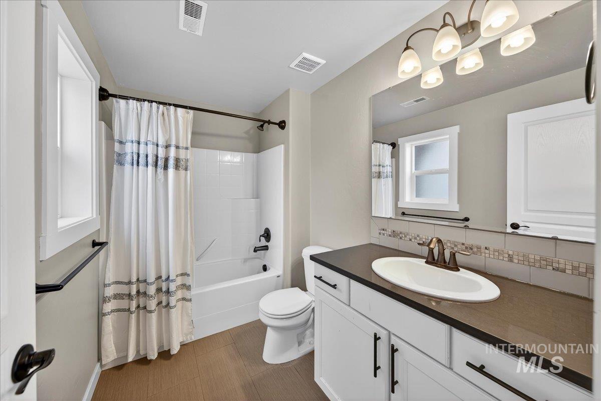 12200 W Oneida St, Boise, Idaho 83709, 4 Bedrooms, 3.5 Bathrooms, Residential For Sale, Price $560,000,MLS 98971931