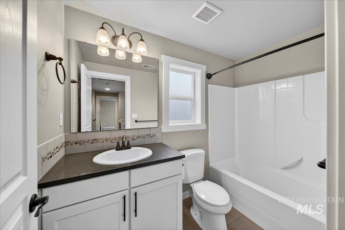 12200 W Oneida St, Boise, Idaho 83709, 4 Bedrooms, 3.5 Bathrooms, Residential For Sale, Price $560,000,MLS 98971931