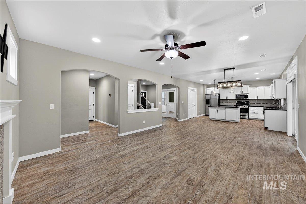 12200 W Oneida St, Boise, Idaho 83709, 4 Bedrooms, 3.5 Bathrooms, Residential For Sale, Price $560,000,MLS 98971931