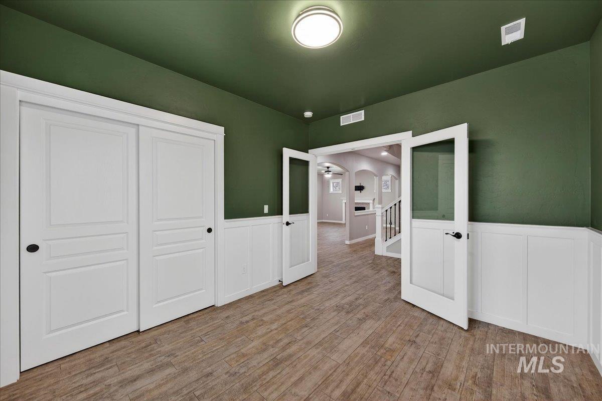 12200 W Oneida St, Boise, Idaho 83709, 4 Bedrooms, 3.5 Bathrooms, Residential For Sale, Price $560,000,MLS 98971931