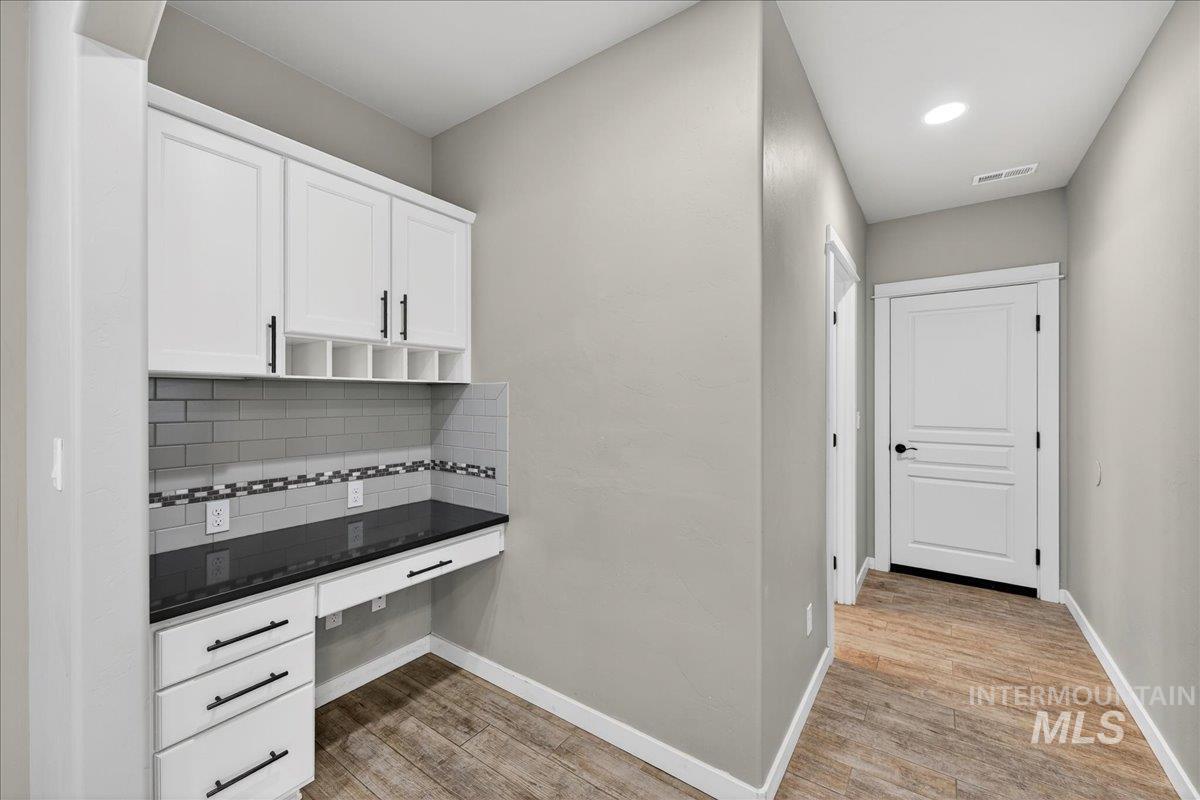 12200 W Oneida St, Boise, Idaho 83709, 4 Bedrooms, 3.5 Bathrooms, Residential For Sale, Price $560,000,MLS 98971931