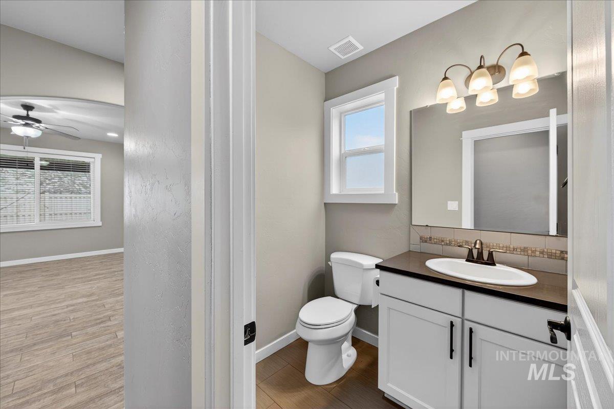 12200 W Oneida St, Boise, Idaho 83709, 4 Bedrooms, 3.5 Bathrooms, Residential For Sale, Price $560,000,MLS 98971931