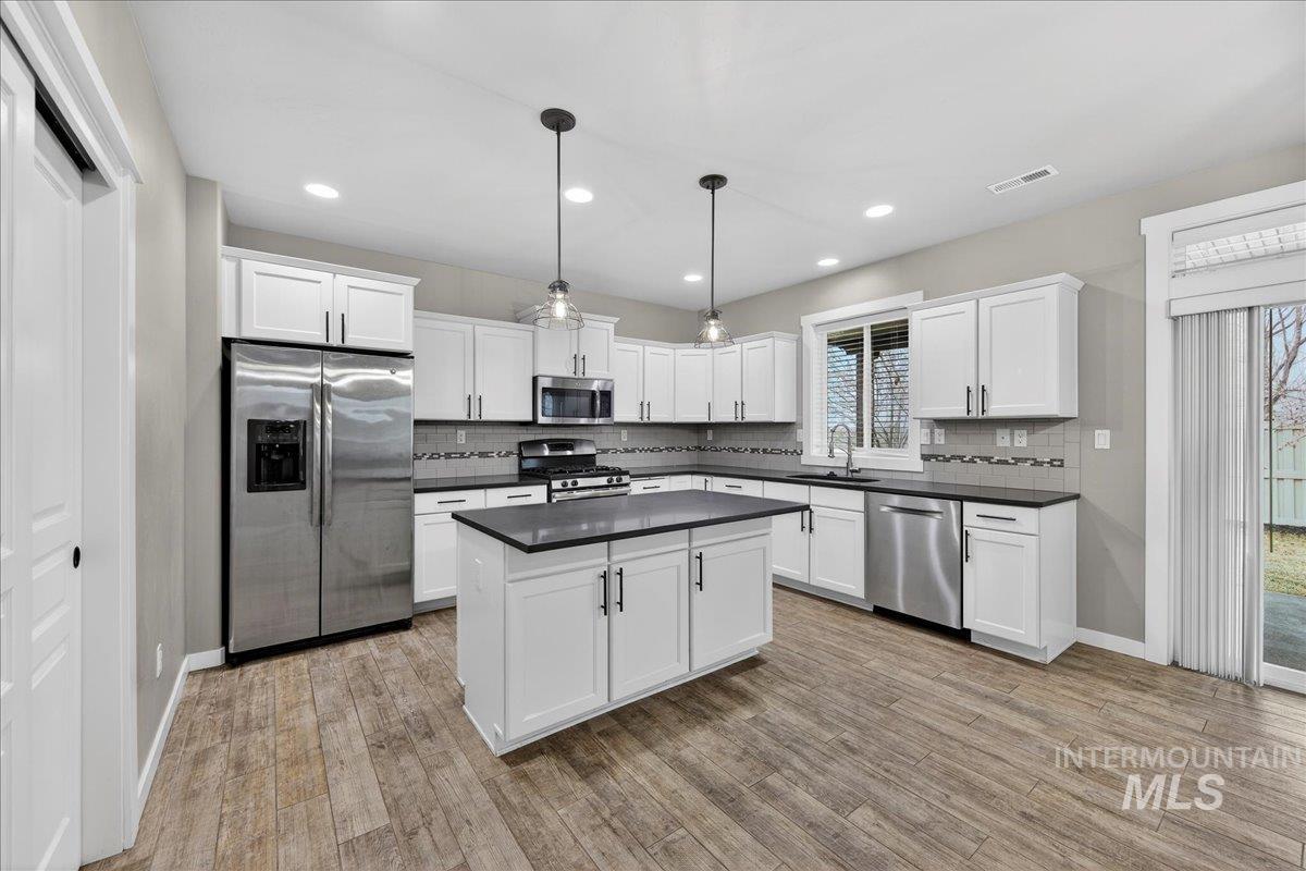 12200 W Oneida St, Boise, Idaho 83709, 4 Bedrooms, 3.5 Bathrooms, Residential For Sale, Price $560,000,MLS 98971931