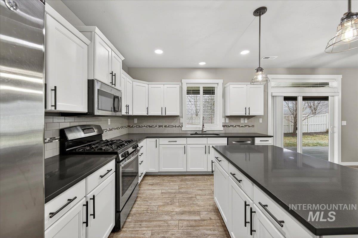 12200 W Oneida St, Boise, Idaho 83709, 4 Bedrooms, 3.5 Bathrooms, Residential For Sale, Price $560,000,MLS 98971931