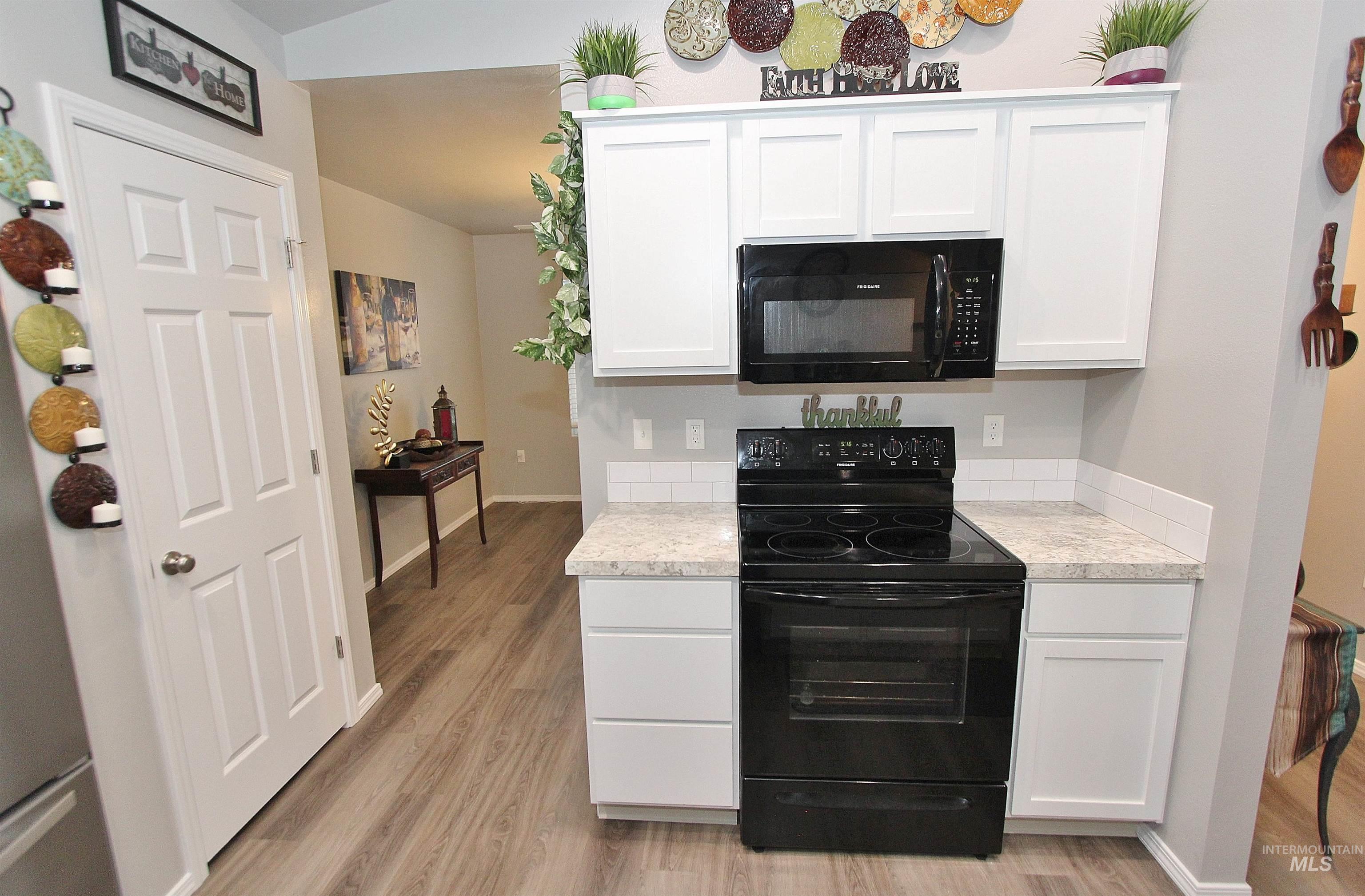 17582 Mountain Springs Ave, Nampa, Idaho 83687, 3 Bedrooms, 2 Bathrooms, Residential For Sale, Price $359,900,MLS 98971932