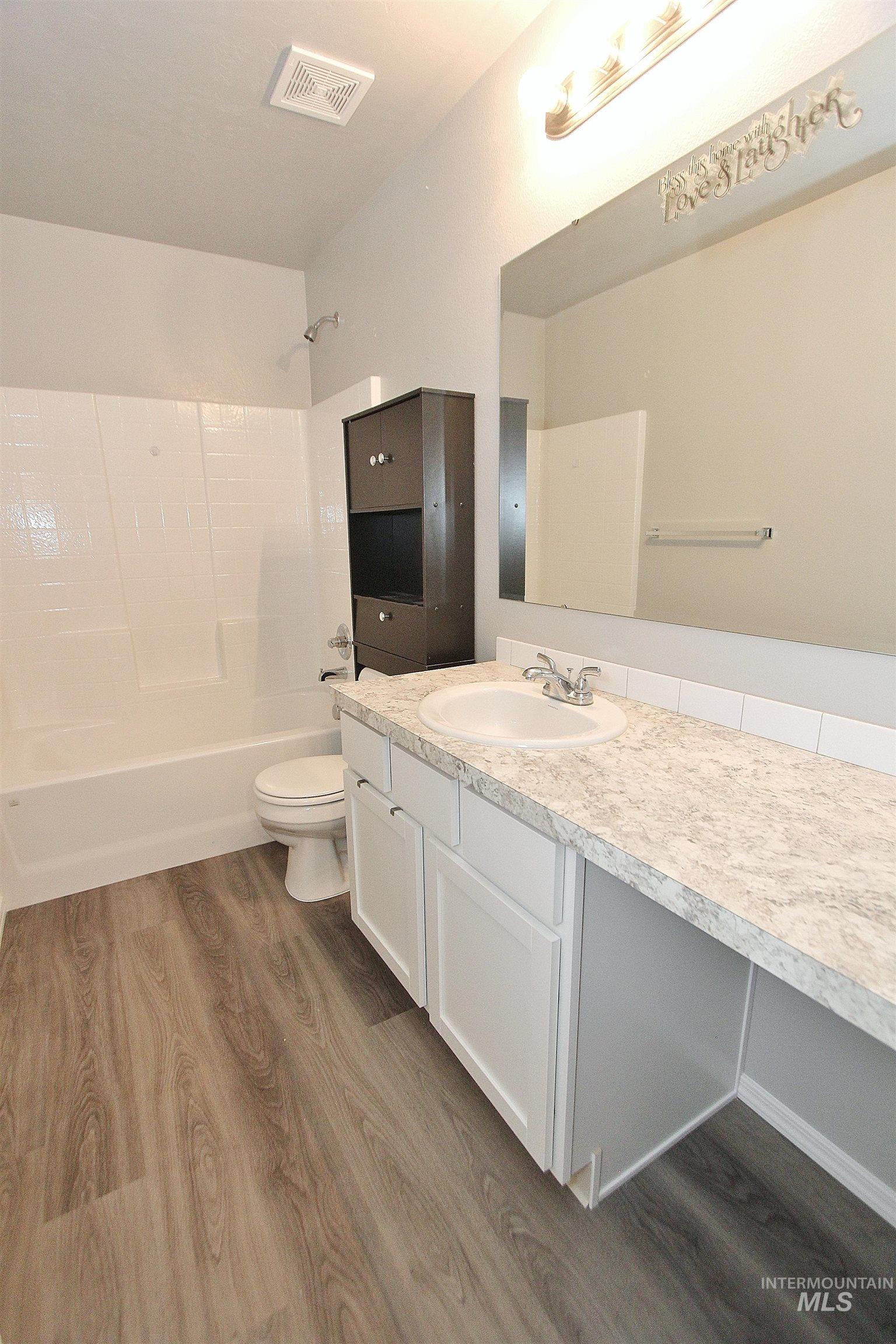 17582 Mountain Springs Ave, Nampa, Idaho 83687, 3 Bedrooms, 2 Bathrooms, Residential For Sale, Price $359,900,MLS 98971932