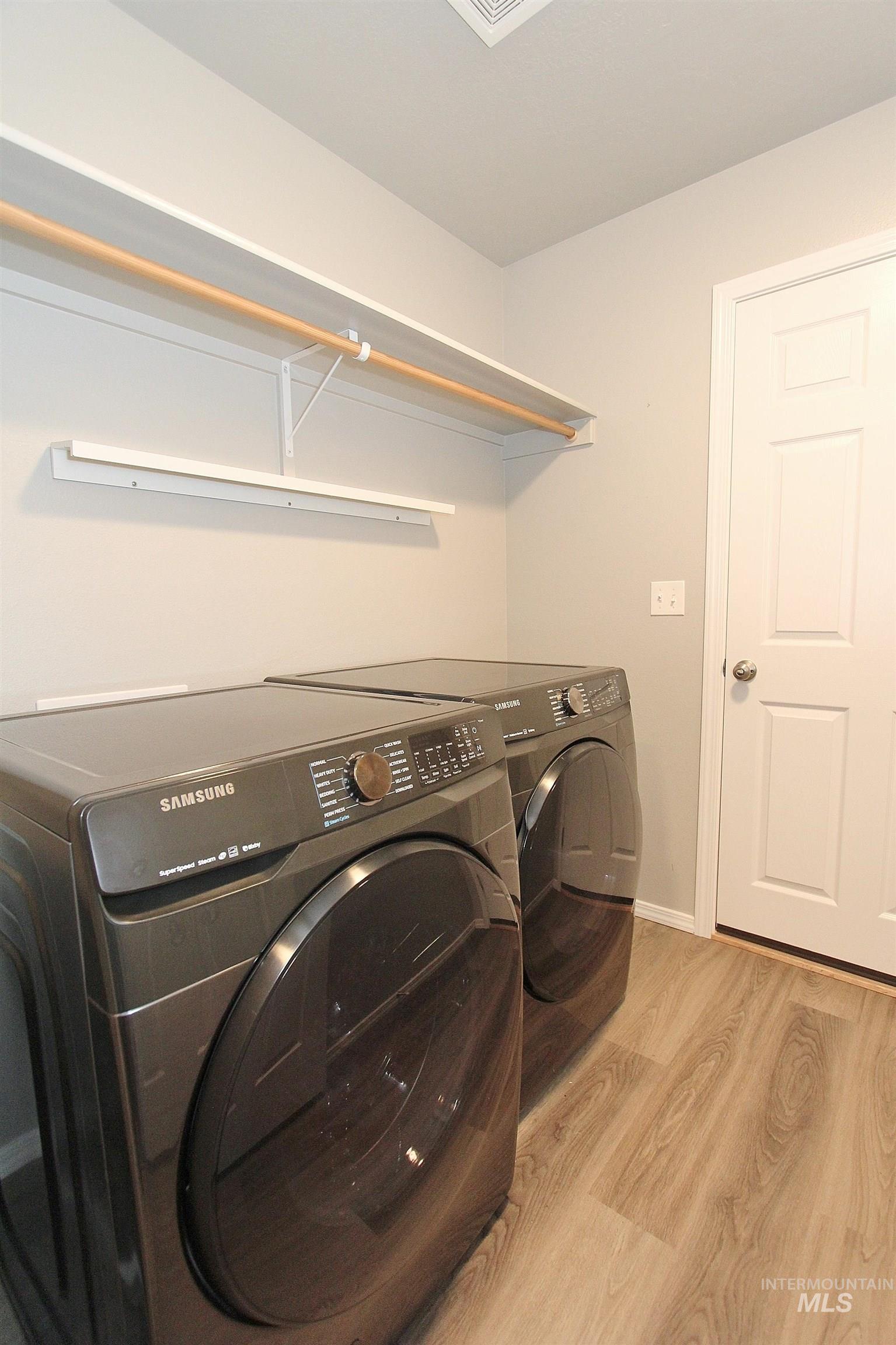 17582 Mountain Springs Ave, Nampa, Idaho 83687, 3 Bedrooms, 2 Bathrooms, Residential For Sale, Price $359,900,MLS 98971932