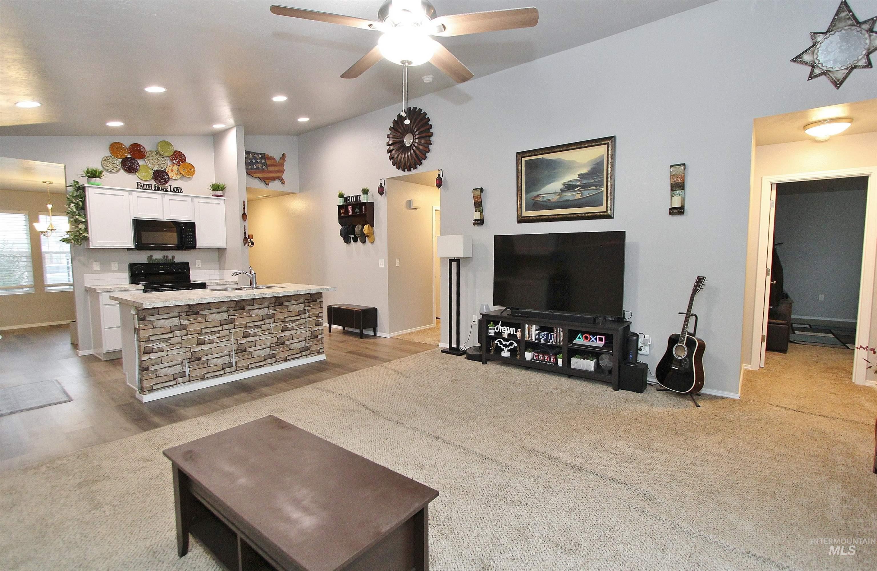 17582 Mountain Springs Ave, Nampa, Idaho 83687, 3 Bedrooms, 2 Bathrooms, Residential For Sale, Price $359,900,MLS 98971932