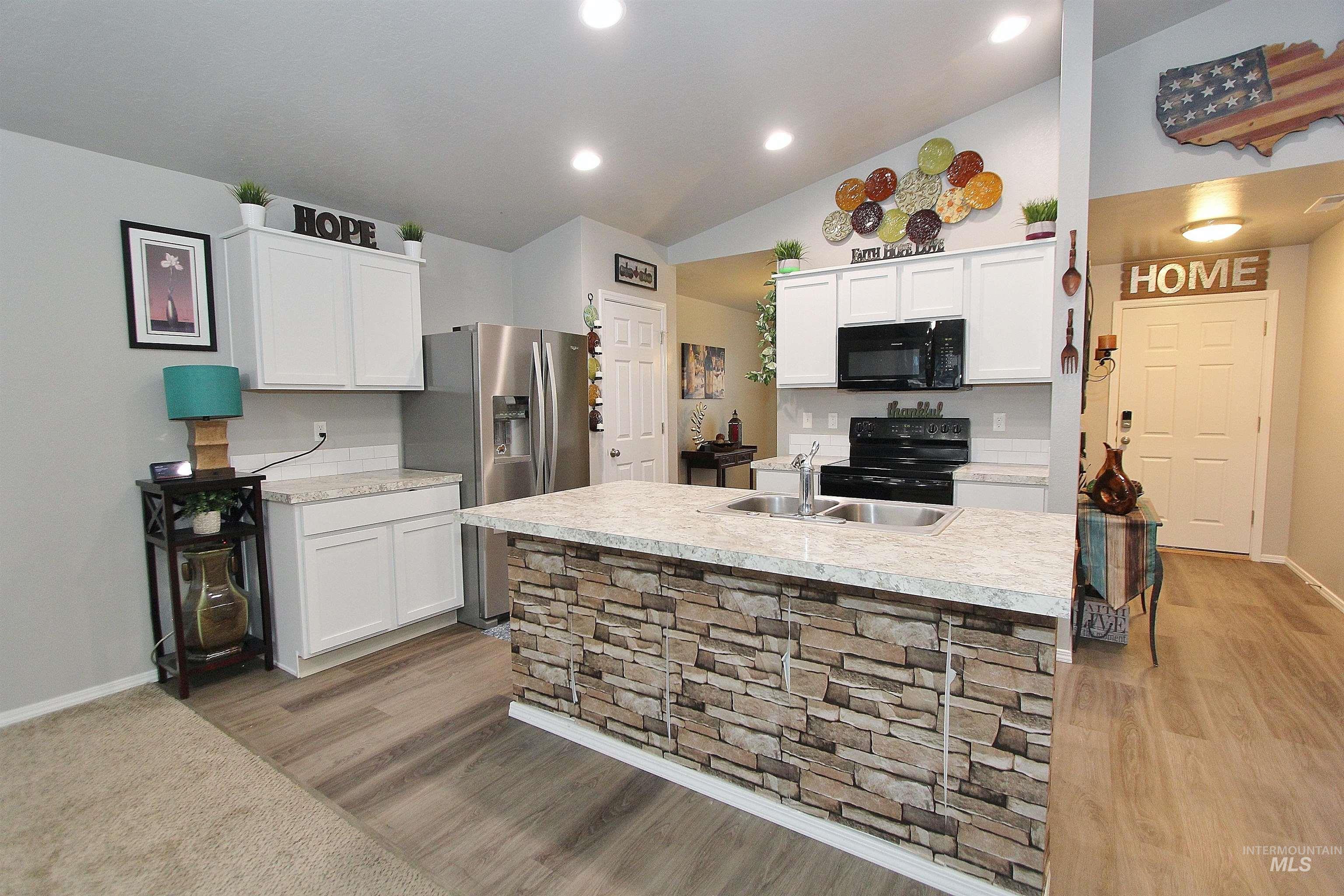 17582 Mountain Springs Ave, Nampa, Idaho 83687, 3 Bedrooms, 2 Bathrooms, Residential For Sale, Price $359,900,MLS 98971932