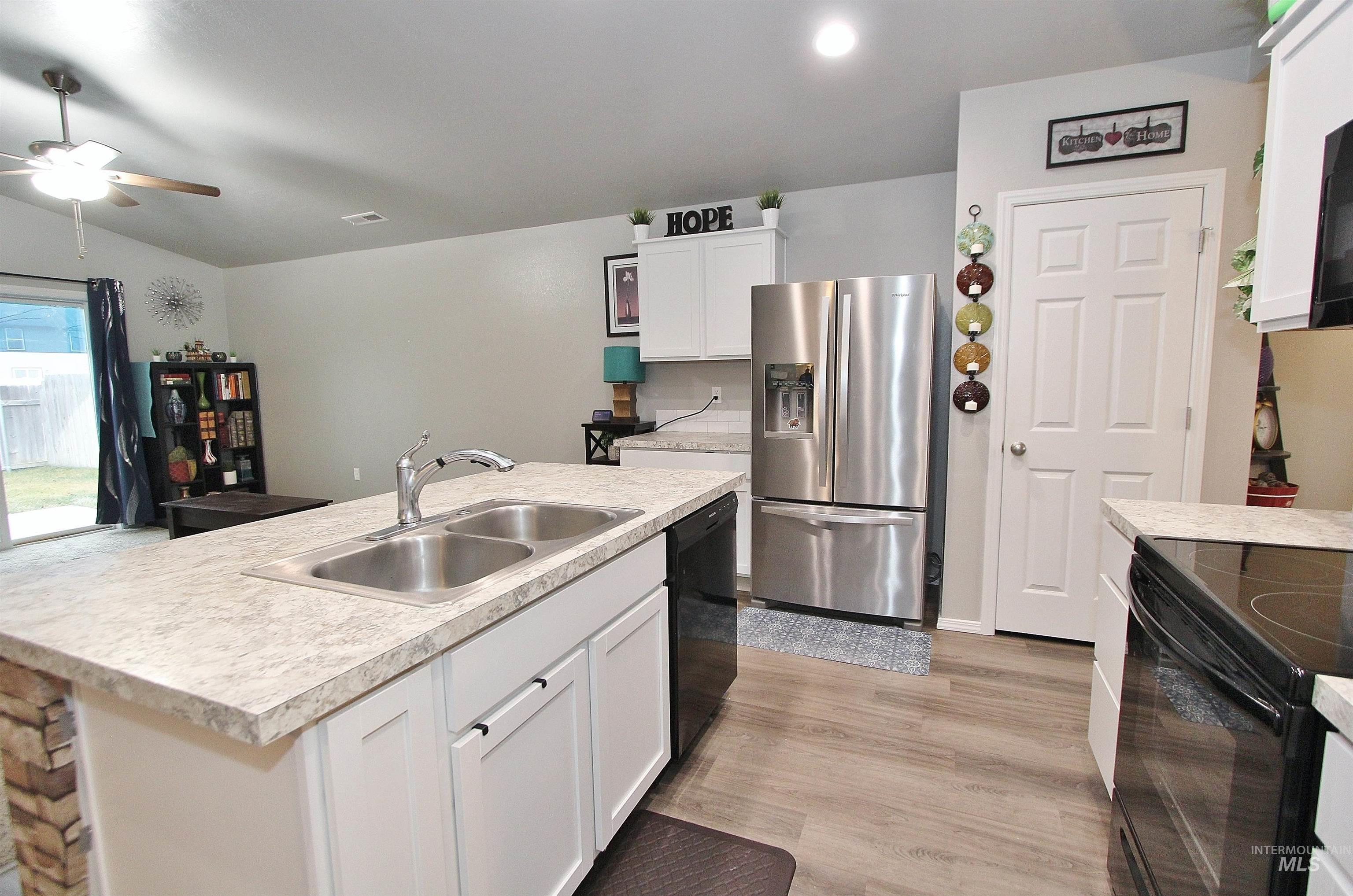 17582 Mountain Springs Ave, Nampa, Idaho 83687, 3 Bedrooms, 2 Bathrooms, Residential For Sale, Price $359,900,MLS 98971932