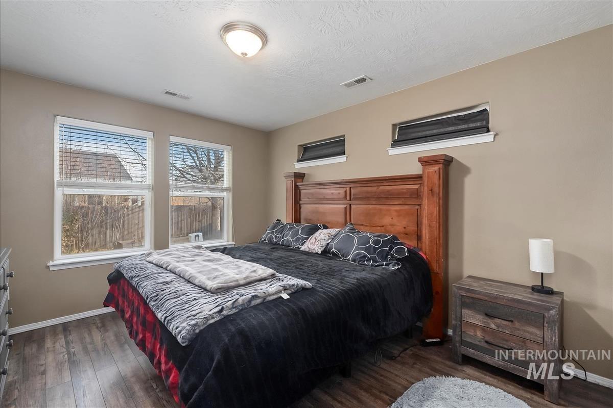 19398 Wooley Creek Ave, Caldwell, Idaho 83605, 3 Bedrooms, 2 Bathrooms, Residential For Sale, Price $379,900,MLS 98971933