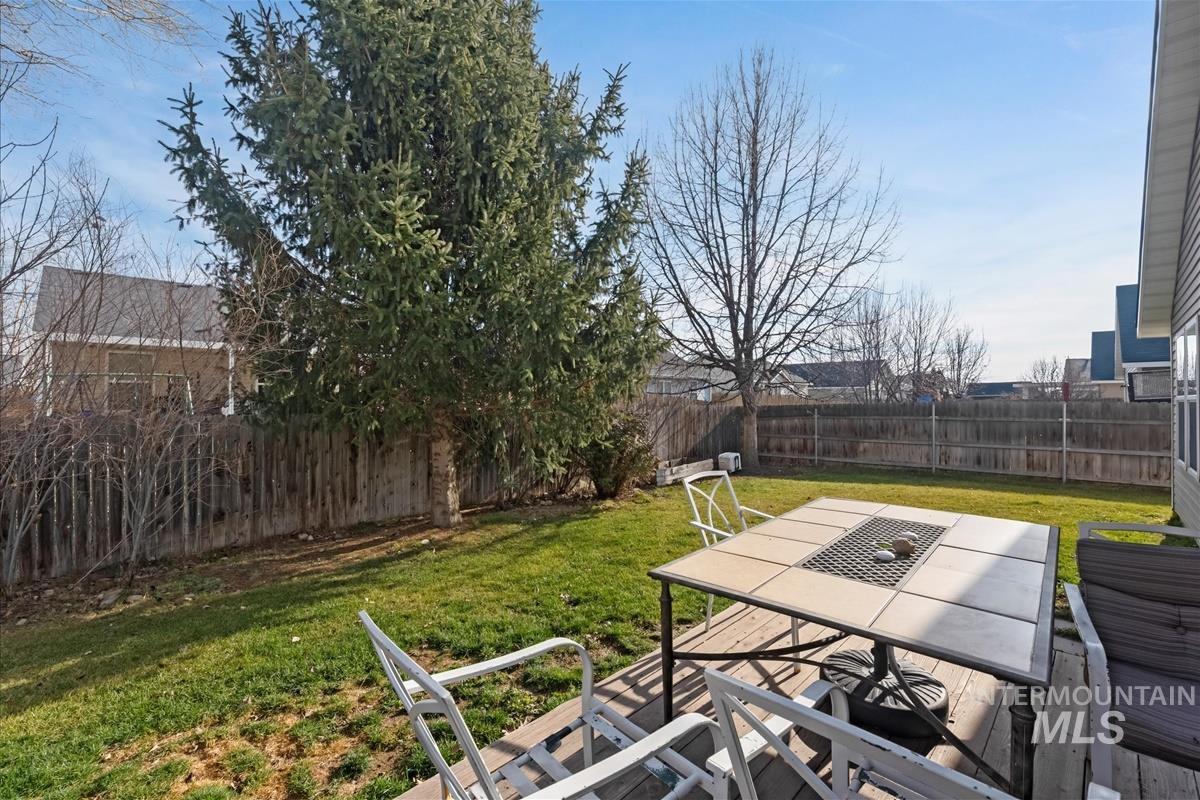 19398 Wooley Creek Ave, Caldwell, Idaho 83605, 3 Bedrooms, 2 Bathrooms, Residential For Sale, Price $379,900,MLS 98971933