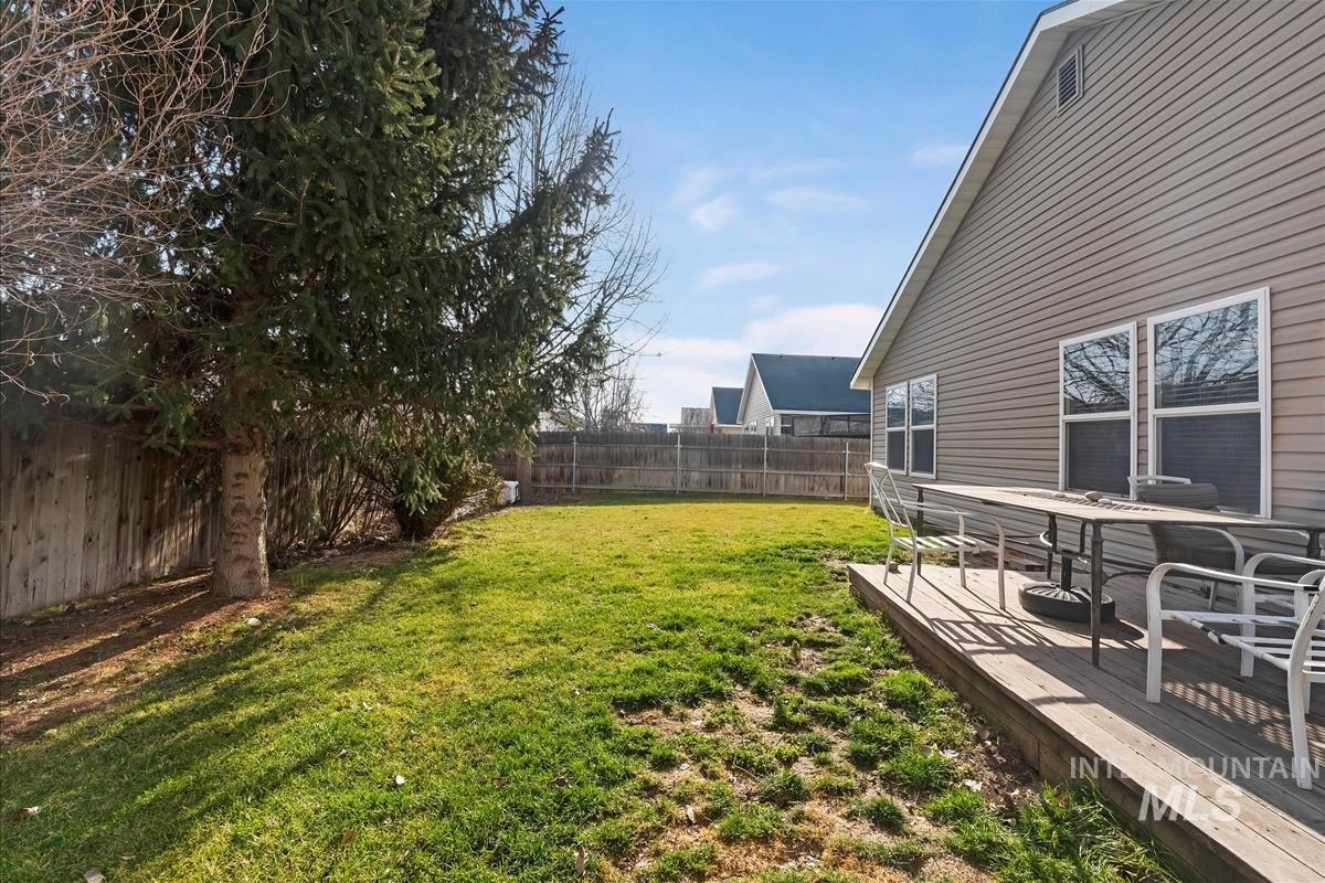 19398 Wooley Creek Ave, Caldwell, Idaho 83605, 3 Bedrooms, 2 Bathrooms, Residential For Sale, Price $379,900,MLS 98971933