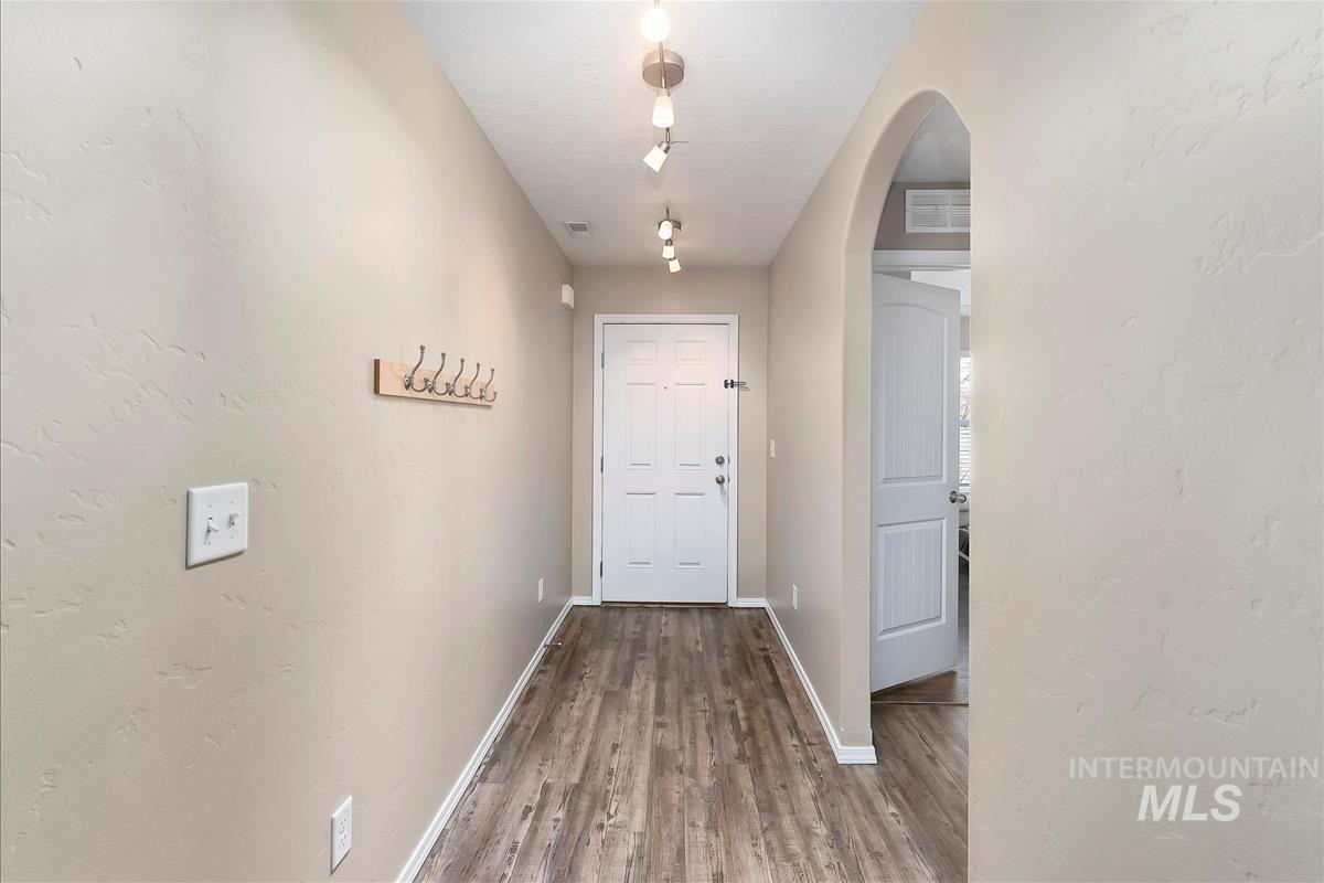 19398 Wooley Creek Ave, Caldwell, Idaho 83605, 3 Bedrooms, 2 Bathrooms, Residential For Sale, Price $379,900,MLS 98971933