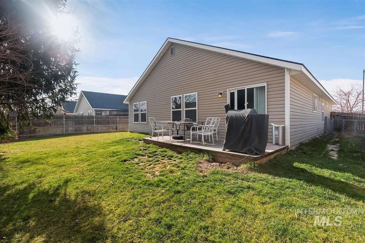 19398 Wooley Creek Ave, Caldwell, Idaho 83605, 3 Bedrooms, 2 Bathrooms, Residential For Sale, Price $379,900,MLS 98971933