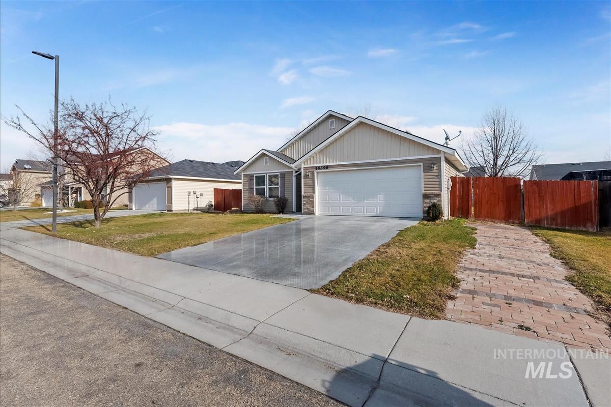 19398 Wooley Creek Ave, Caldwell, Idaho 83605, 3 Bedrooms, 2 Bathrooms, Residential For Sale, Price $379,900,MLS 98971933