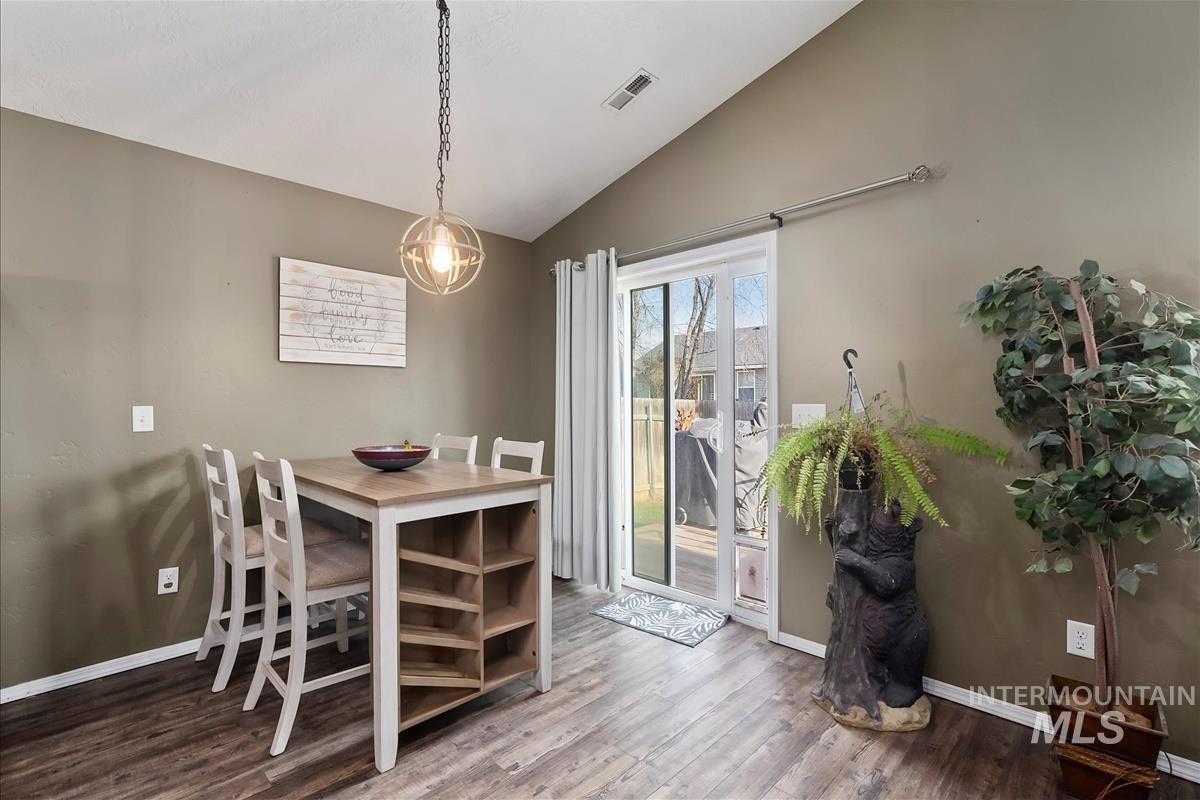 19398 Wooley Creek Ave, Caldwell, Idaho 83605, 3 Bedrooms, 2 Bathrooms, Residential For Sale, Price $379,900,MLS 98971933