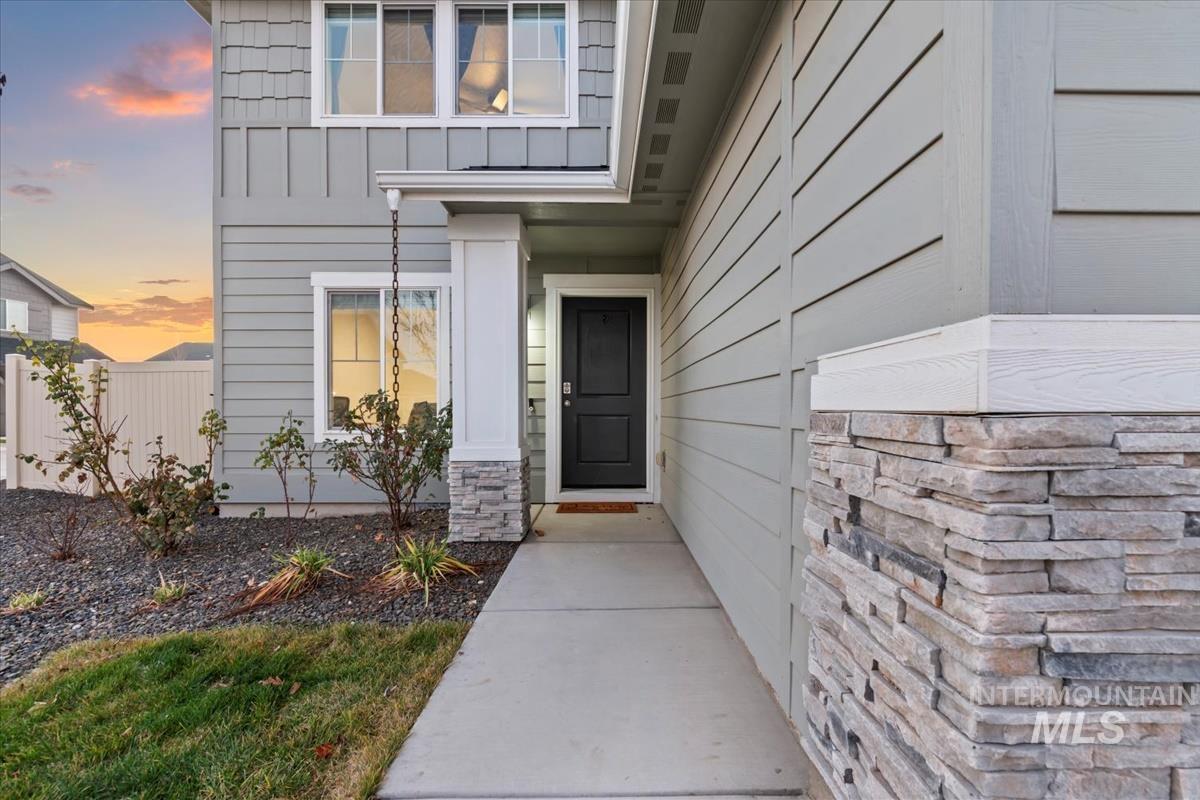 17443 N Owl Peak Ave, Nampa, Idaho 83687, 4 Bedrooms, 2.5 Bathrooms, Residential For Sale, Price $474,000,MLS 98971934