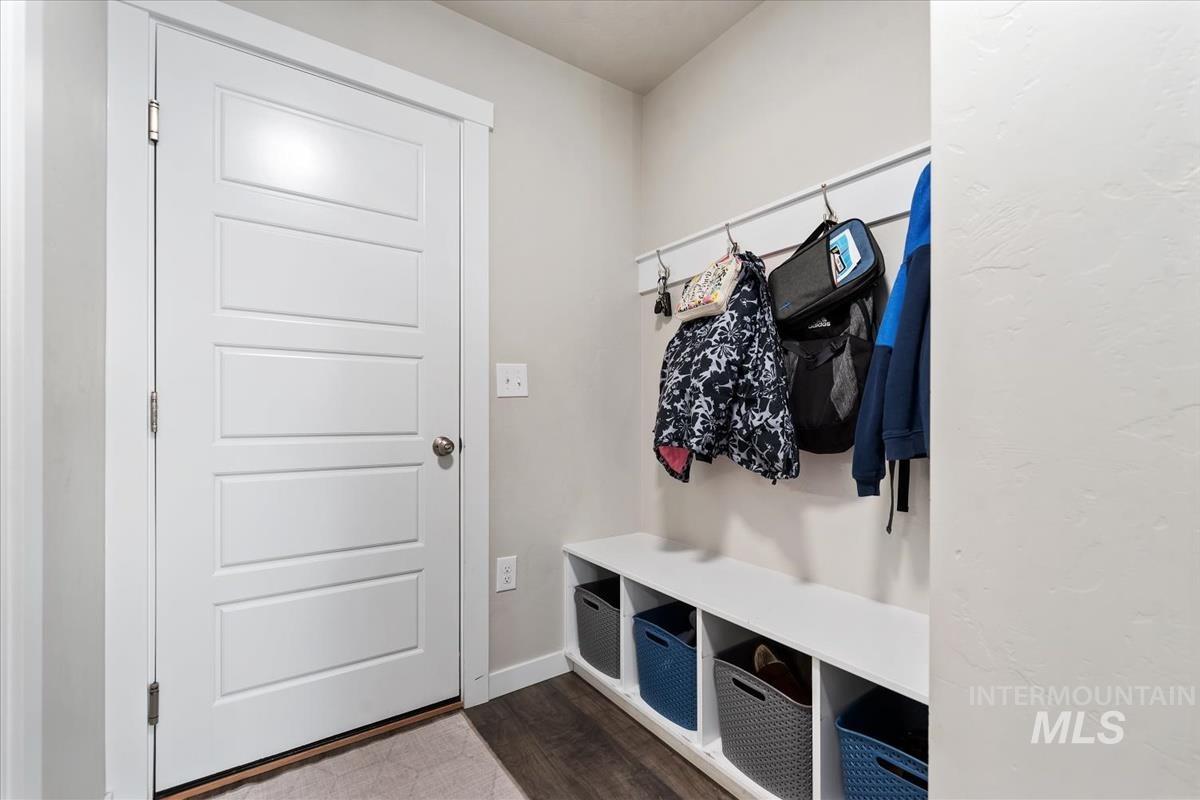 17443 N Owl Peak Ave, Nampa, Idaho 83687, 4 Bedrooms, 2.5 Bathrooms, Residential For Sale, Price $474,000,MLS 98971934