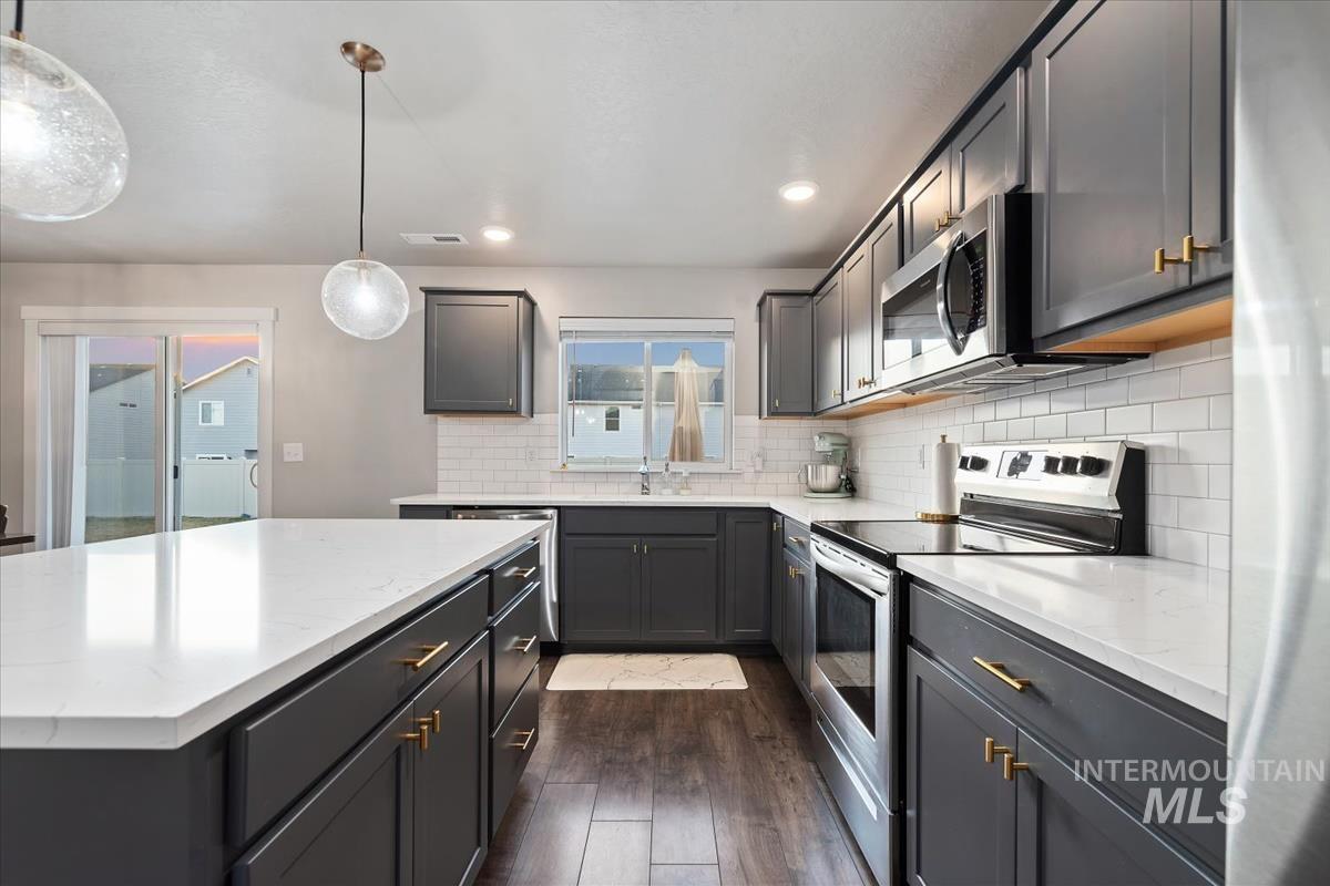 17443 N Owl Peak Ave, Nampa, Idaho 83687, 4 Bedrooms, 2.5 Bathrooms, Residential For Sale, Price $474,000,MLS 98971934