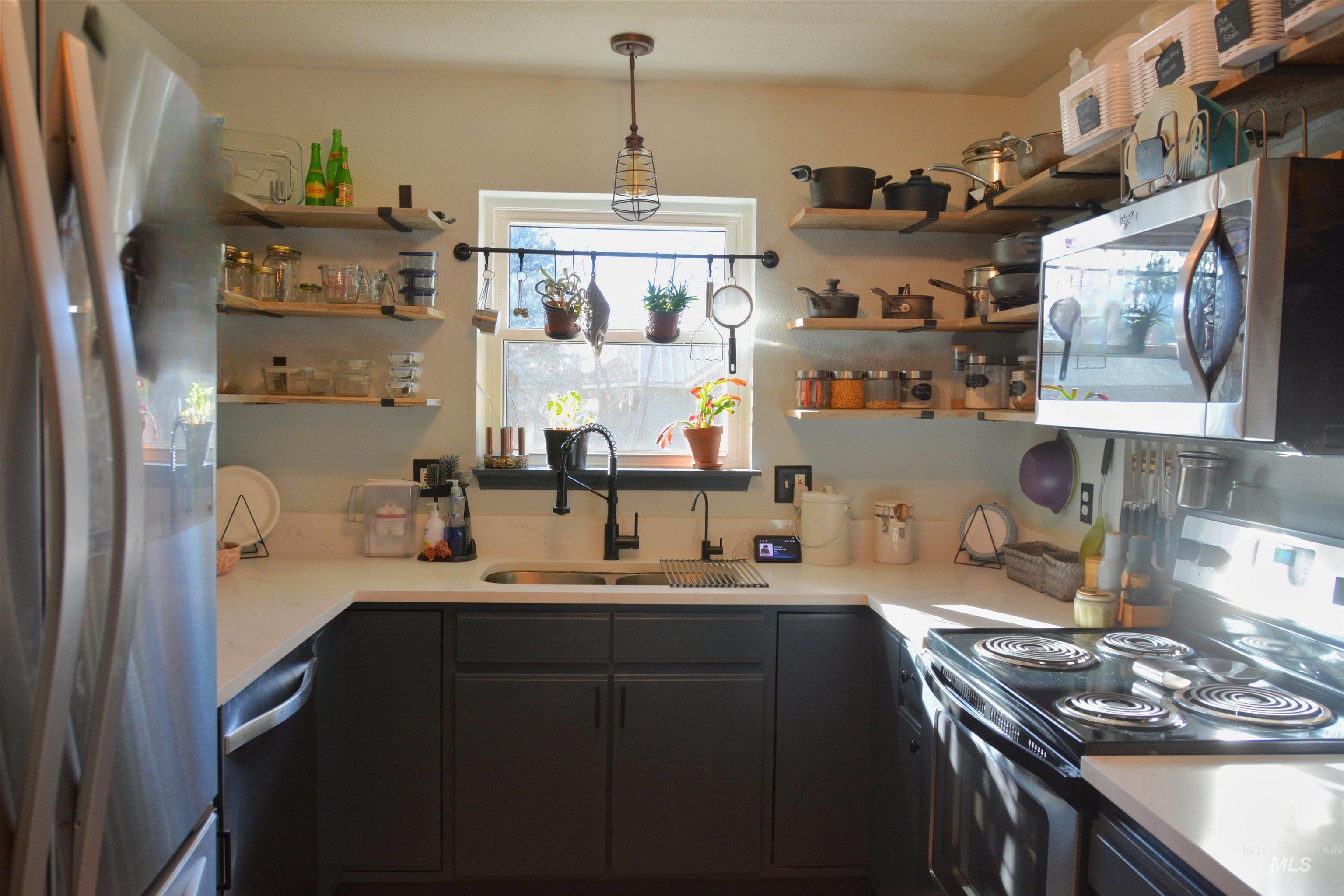 1011 Snowflake Drive, Hailey, Idaho 83333, 2 Bedrooms, 1 Bathroom, Residential For Sale, Price $479,000,MLS 98971935