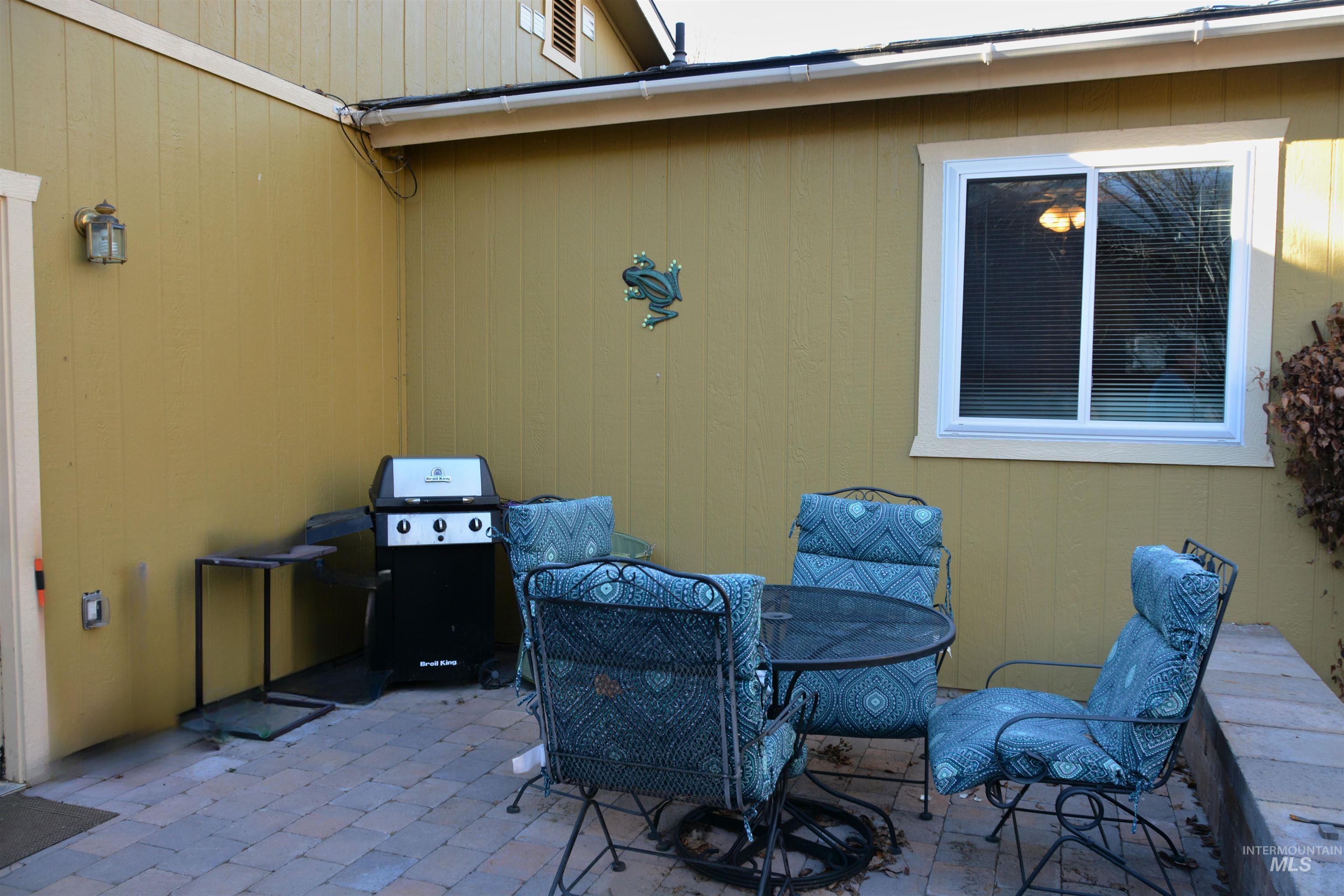 1011 Snowflake Drive, Hailey, Idaho 83333, 2 Bedrooms, 1 Bathroom, Residential For Sale, Price $479,000,MLS 98971935