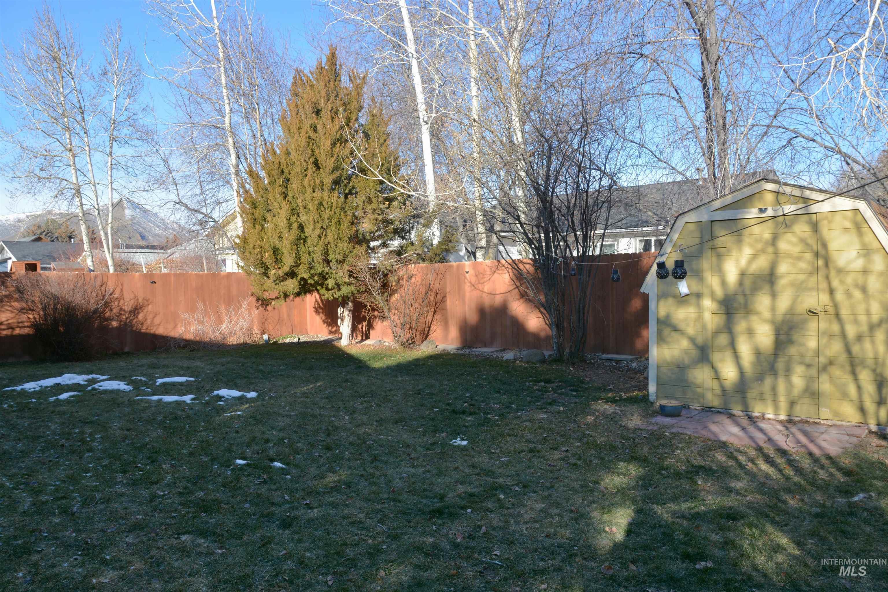 1011 Snowflake Drive, Hailey, Idaho 83333, 2 Bedrooms, 1 Bathroom, Residential For Sale, Price $479,000,MLS 98971935