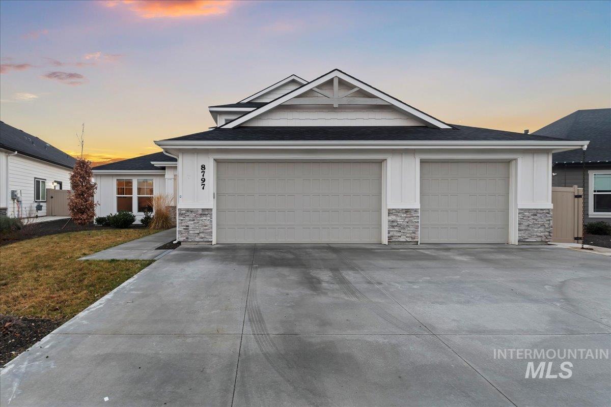 8797 E Hyacinth St., Nampa, Idaho 83687, 4 Bedrooms, 2.5 Bathrooms, Residential For Sale, Price $629,900,MLS 98971936