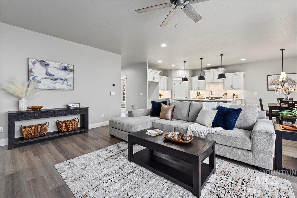 8797 E Hyacinth St., Nampa, Idaho 83687, 4 Bedrooms, 2.5 Bathrooms, Residential For Sale, Price $614,900,MLS 98971936