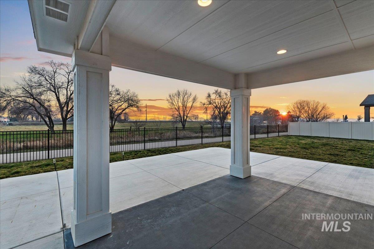 8797 E Hyacinth St., Nampa, Idaho 83687, 4 Bedrooms, 2.5 Bathrooms, Residential For Sale, Price $629,900,MLS 98971936